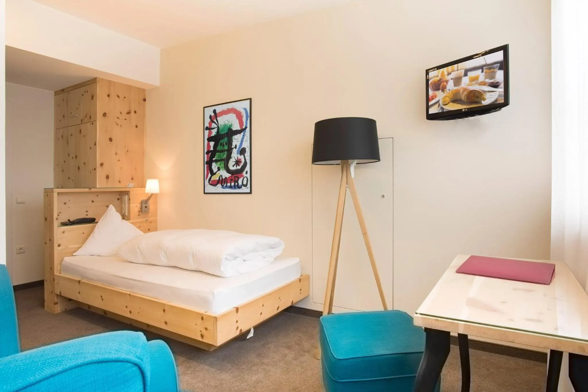 Photo of the whole room, Bed in Bed&Breakfast Pension Hilpold