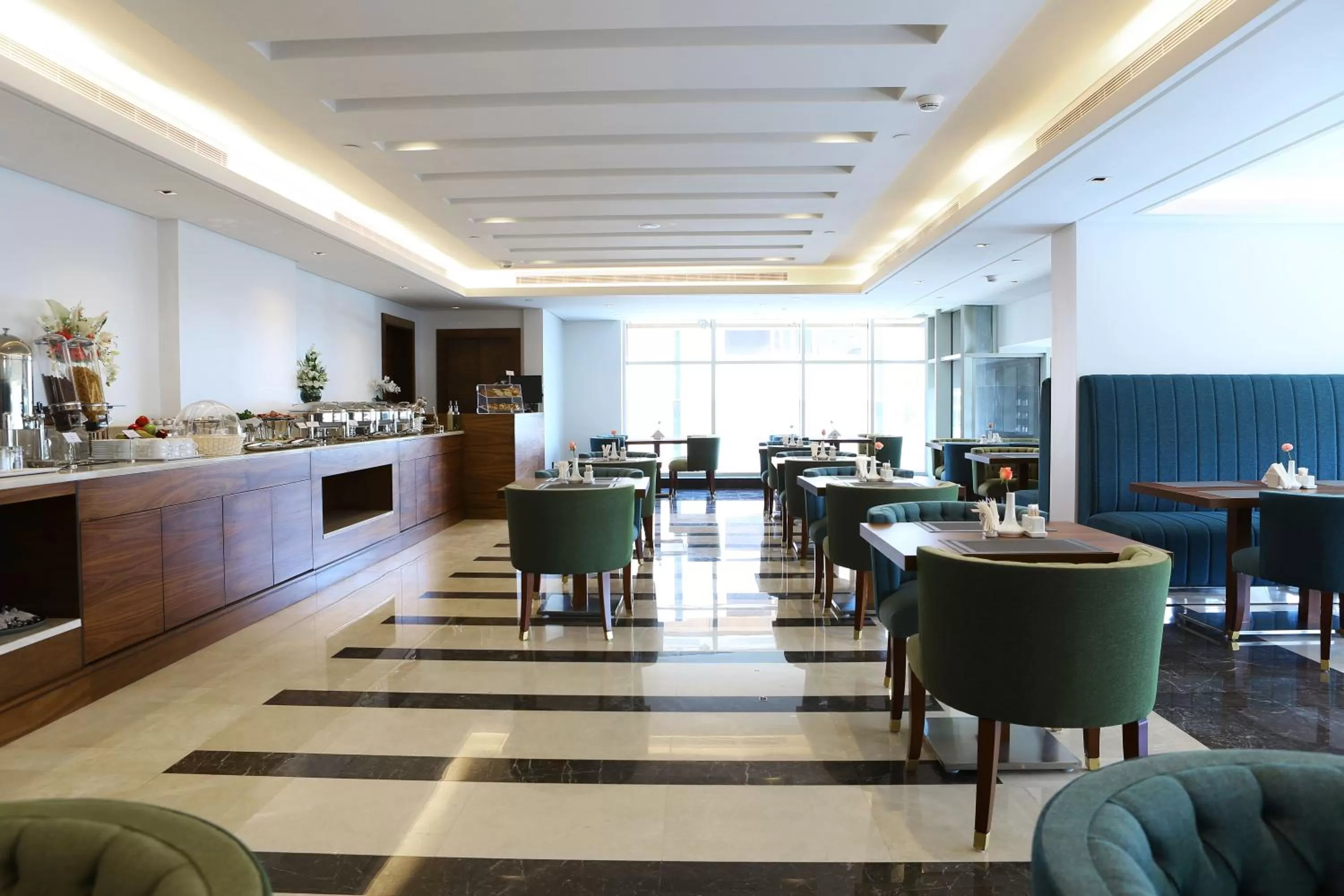 Breakfast in Weekend Hotel Sari