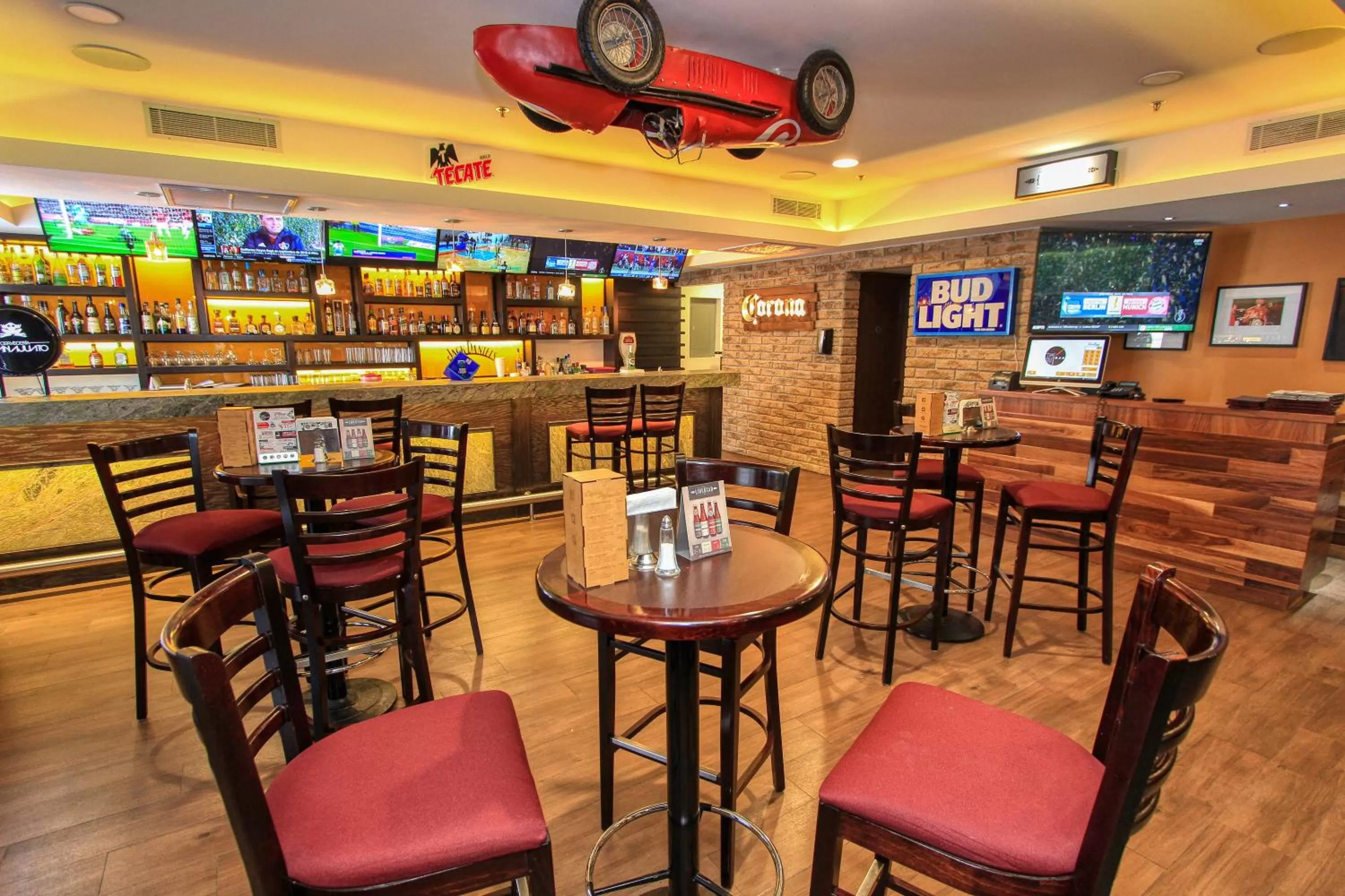 Lounge or bar in Holiday Inn Leon by IHG