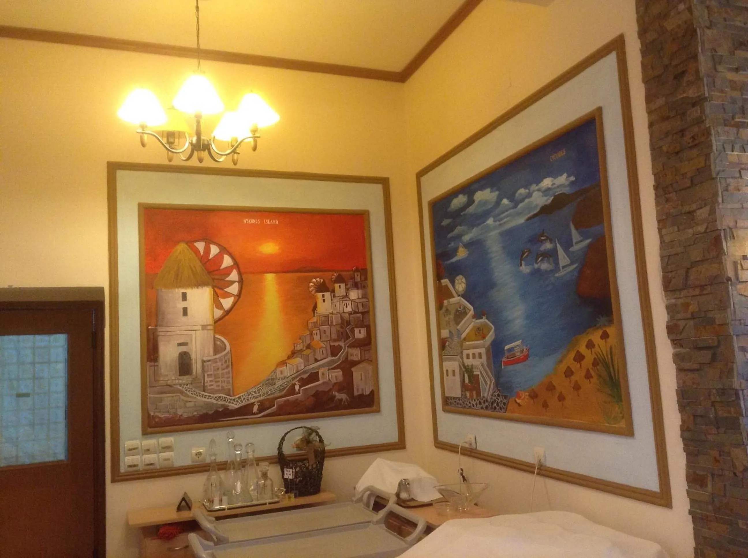 Decorative detail, Bed in Hotel Kosta Famissi