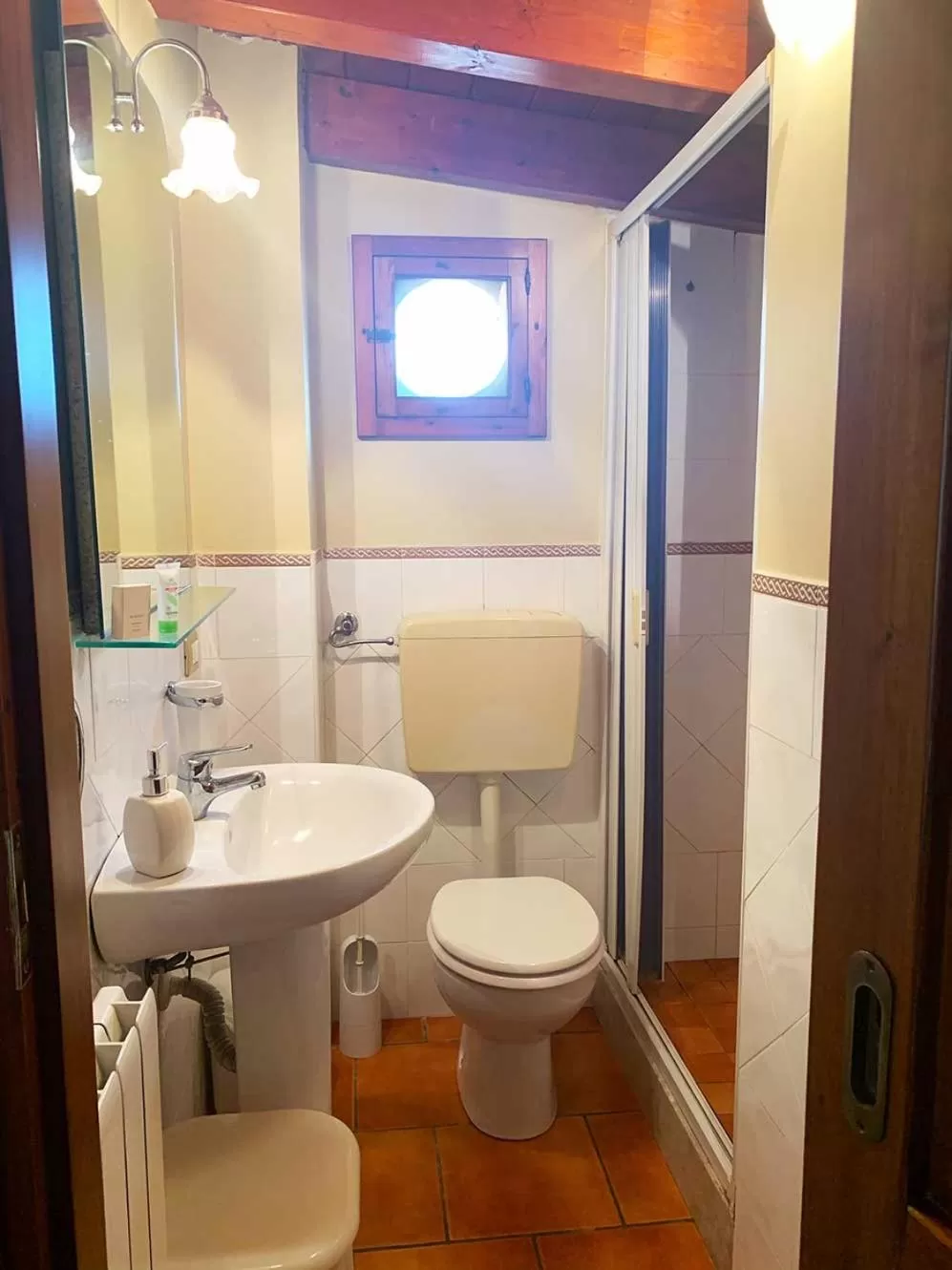 Shower in B&B Porta Bagni