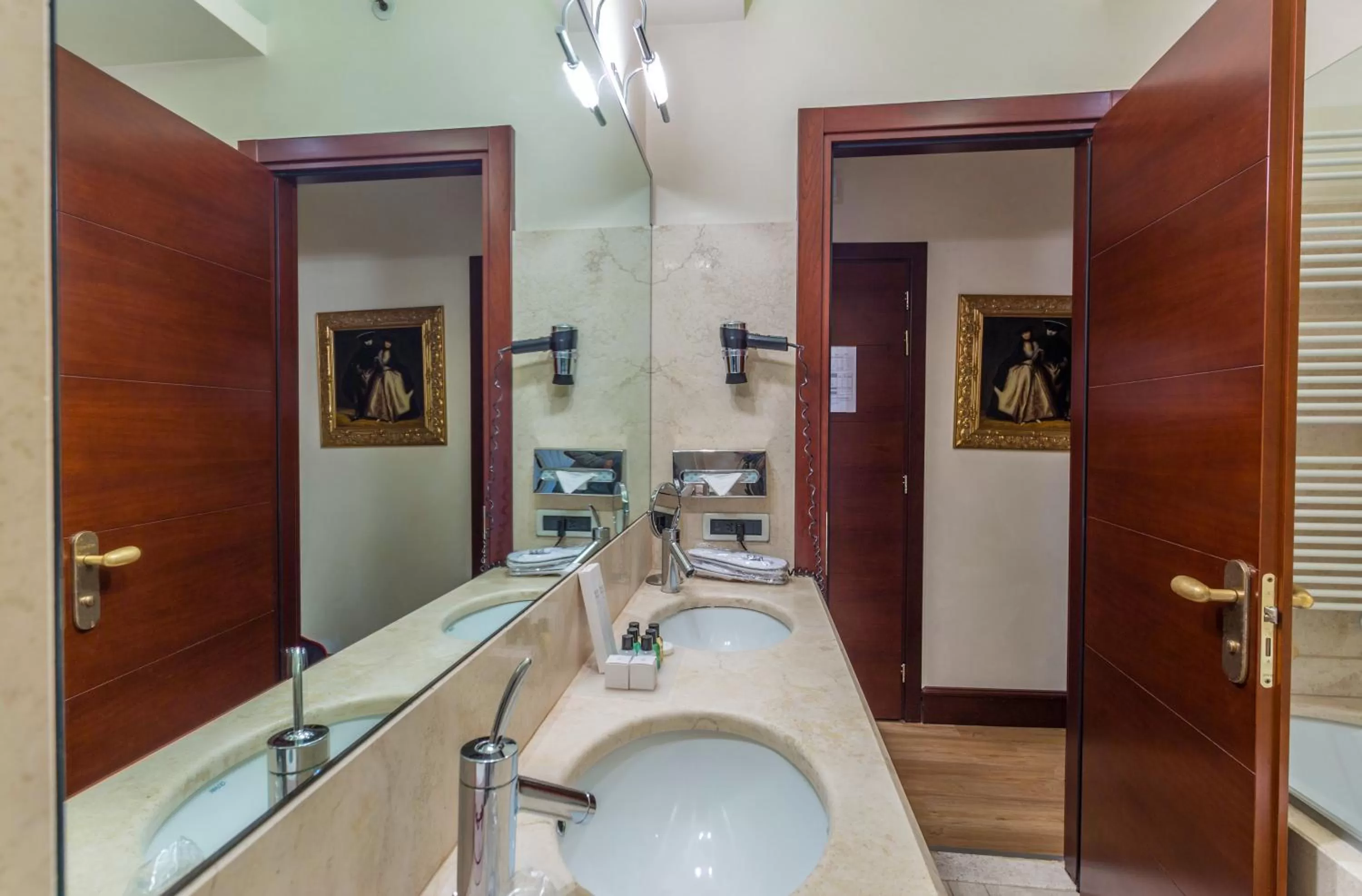 Decorative detail in Ruzzini Palace Hotel