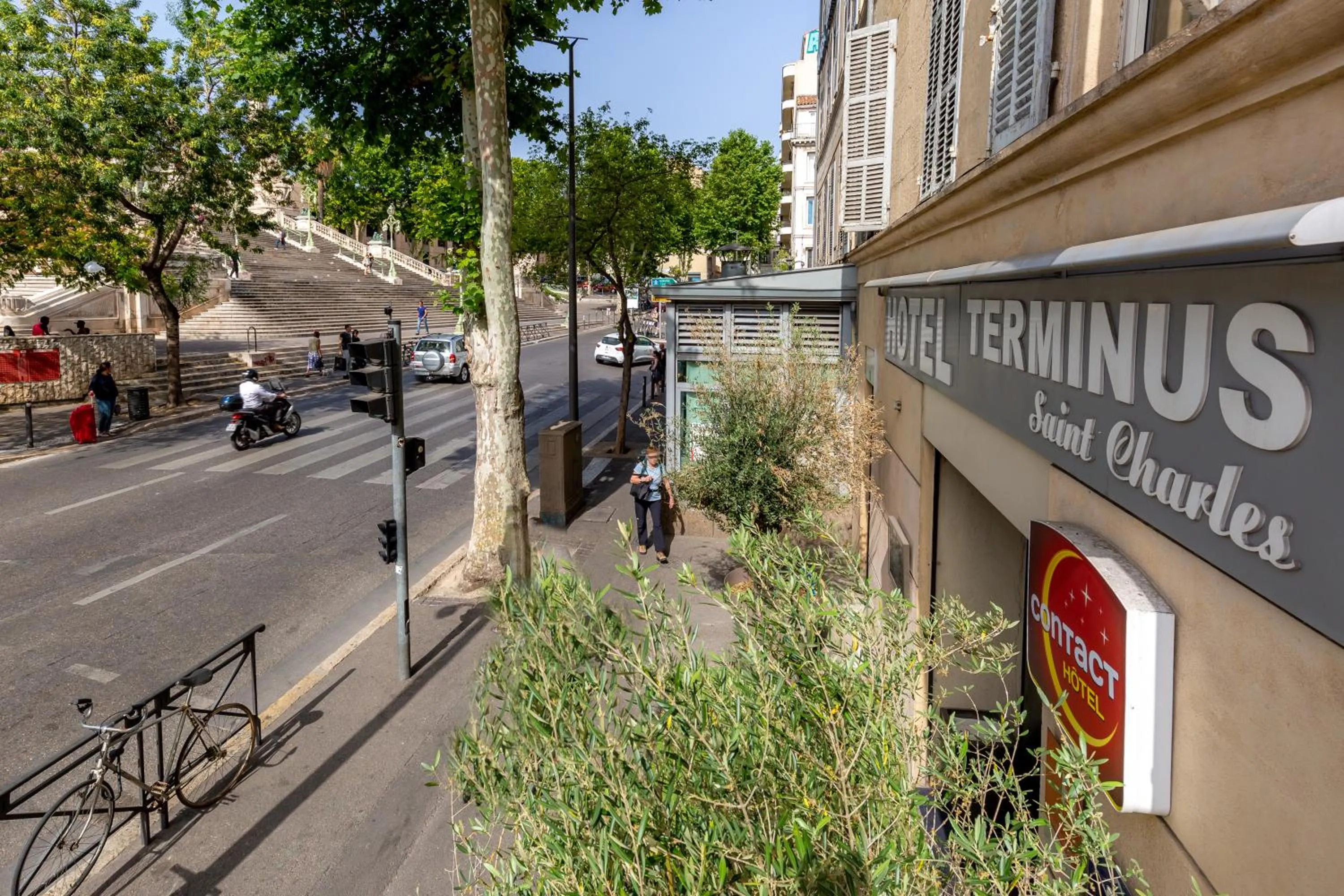 Facade/entrance in Hotel Terminus Saint-Charles