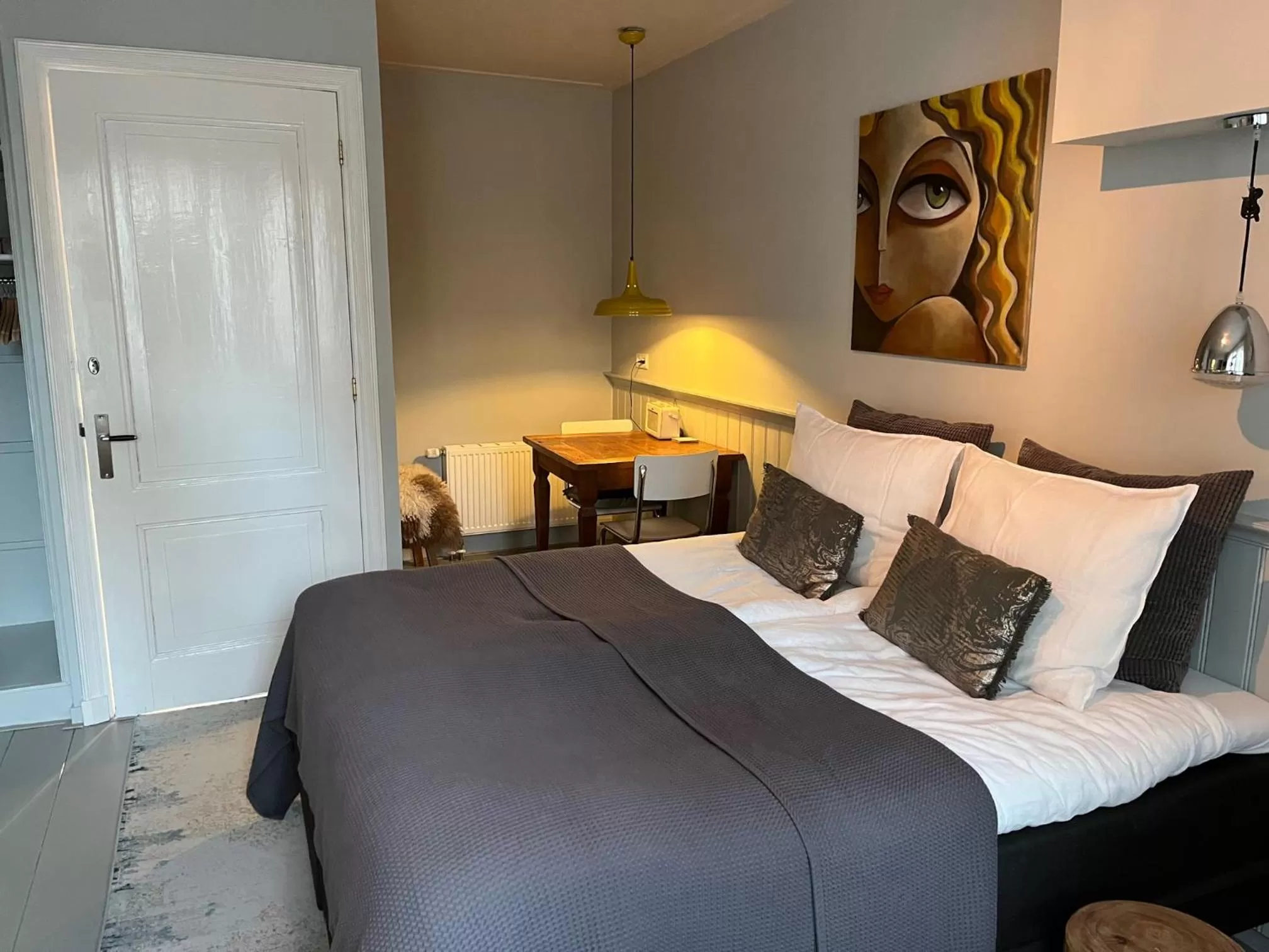 Bed in Stadslogement Westersingel