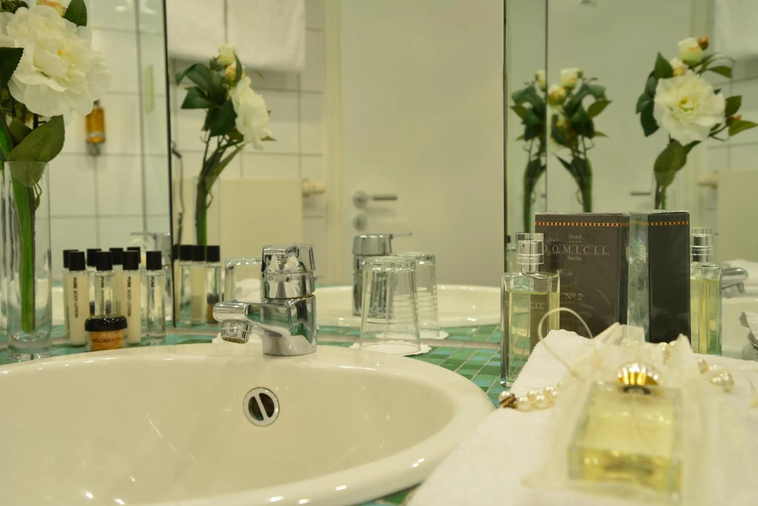 Bathroom in Hotel Domicil Berlin by Golden Tulip