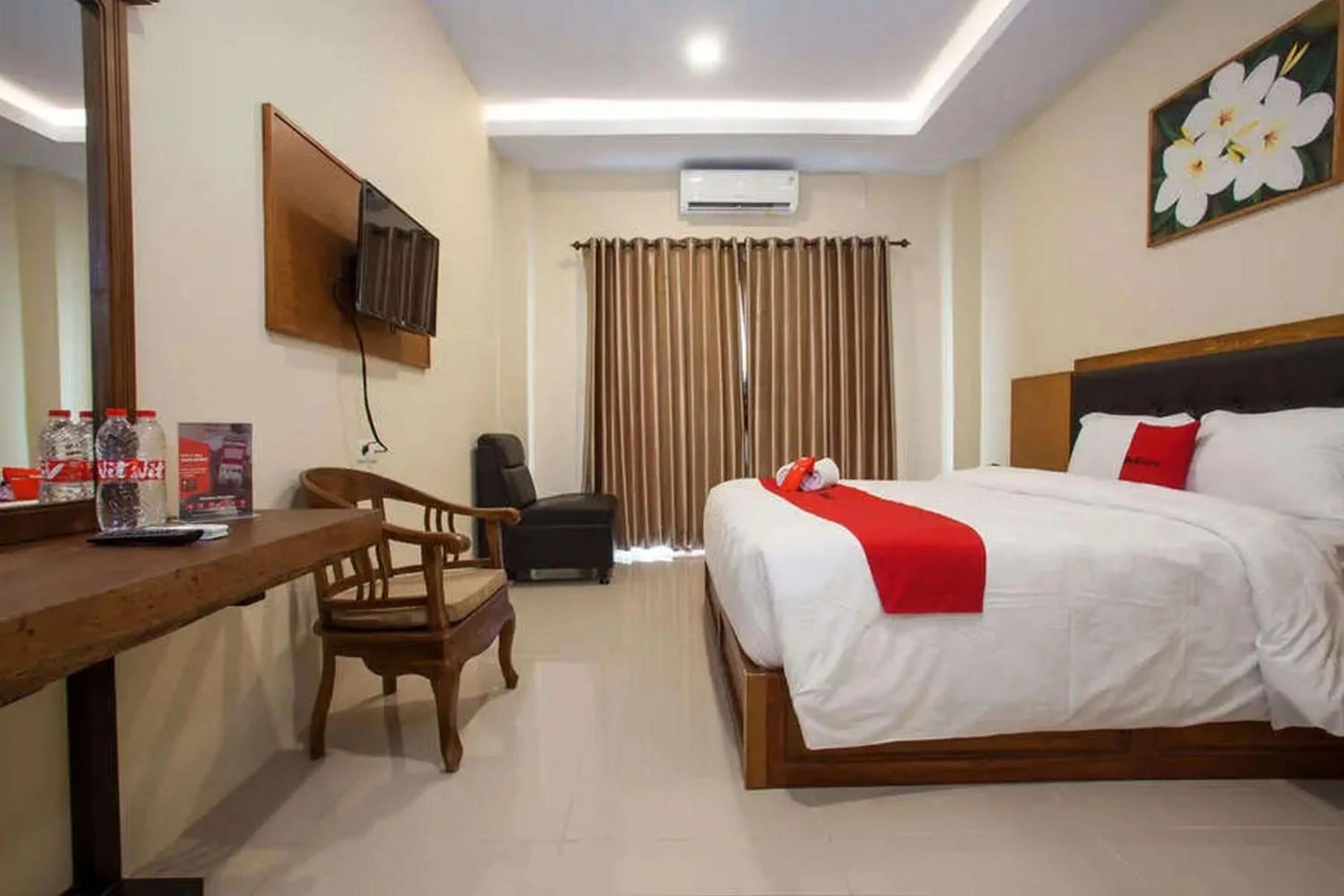 Bed in RedDoorz Premium @ Jalan Cengkeh Malang
