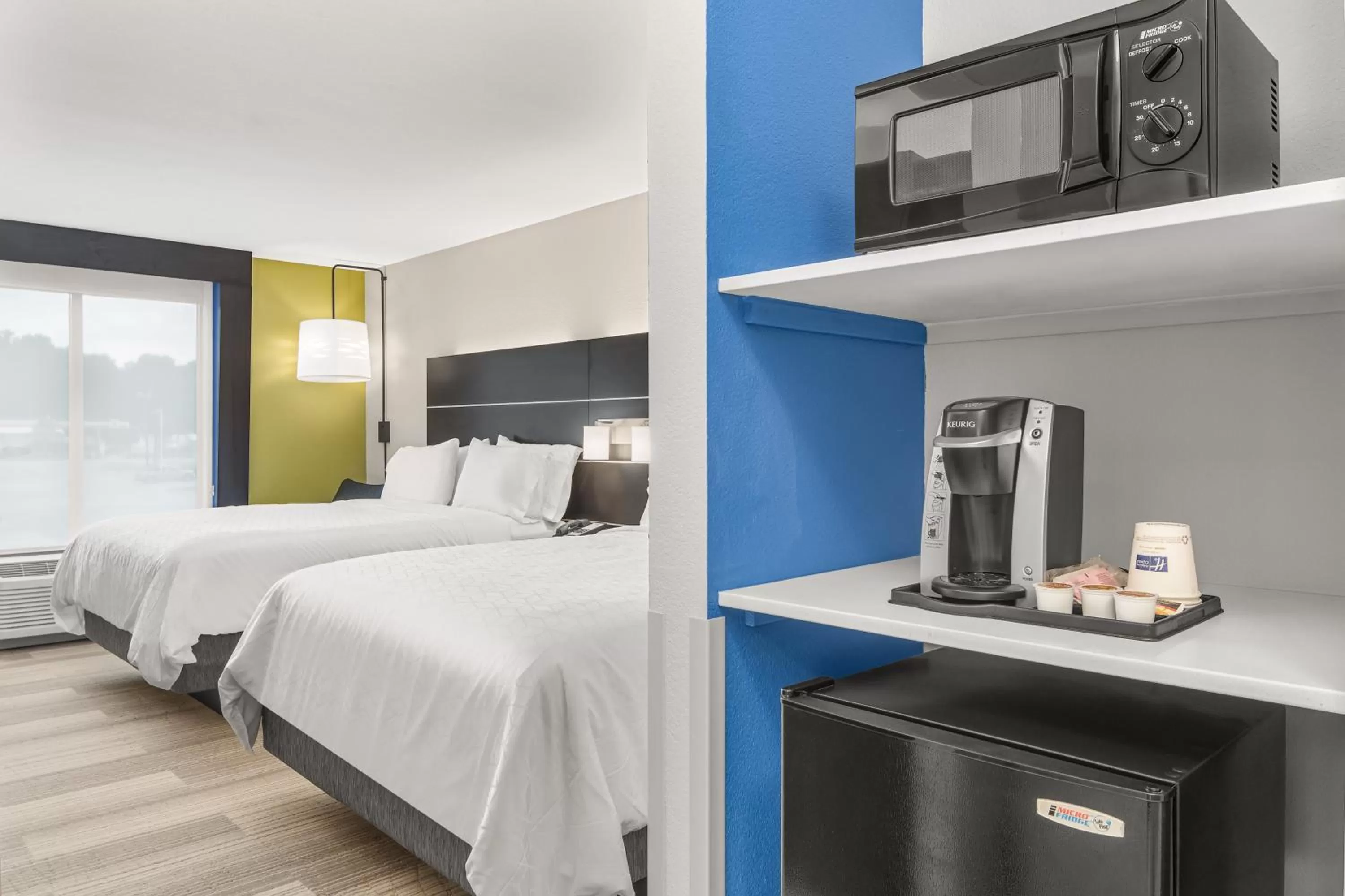 Photo of the whole room, Bed in Holiday Inn Express & Suites - Hardeeville-Hilton Head by IHG