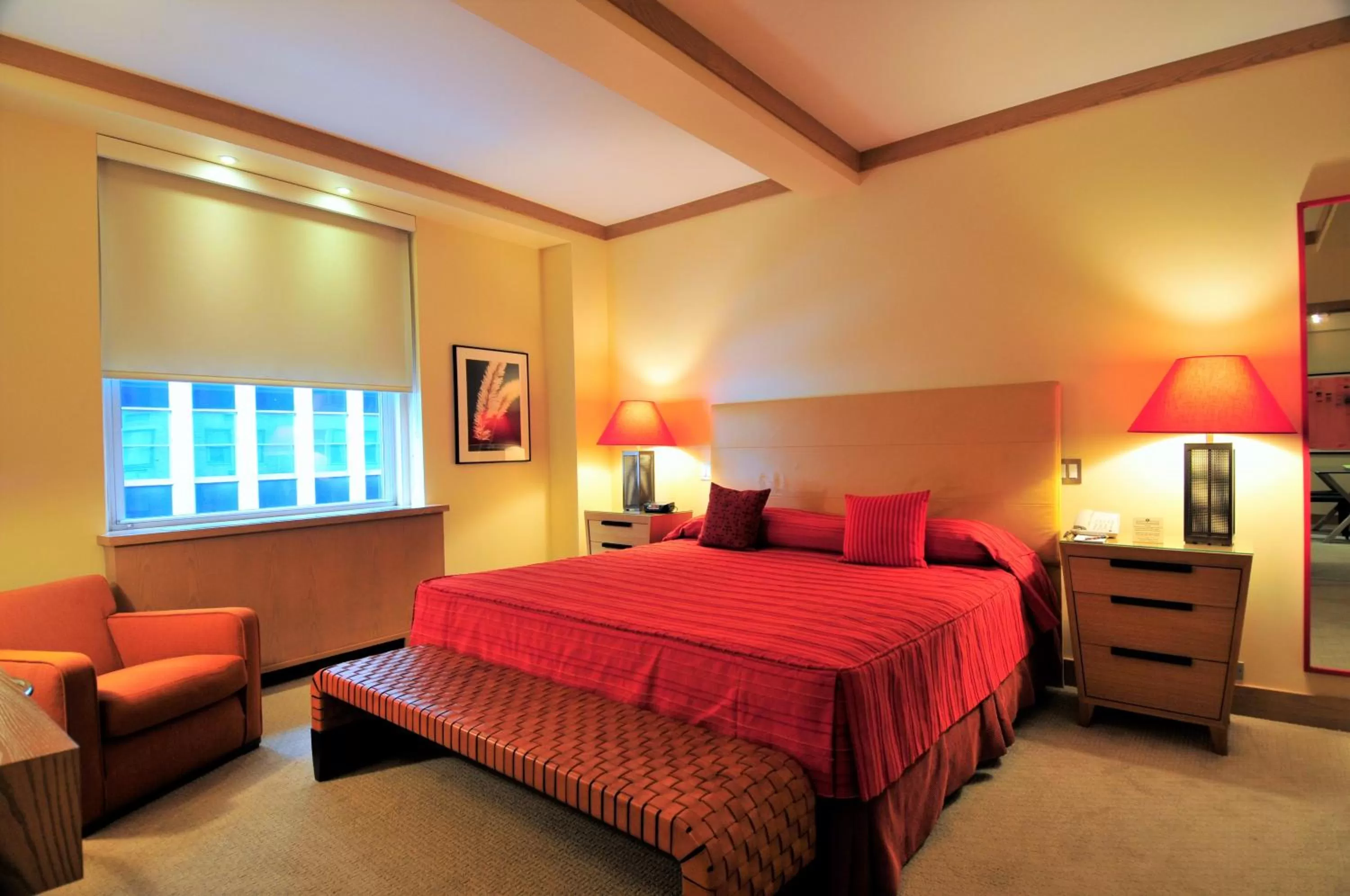 Bedroom, Bed in Lombardy Hotel