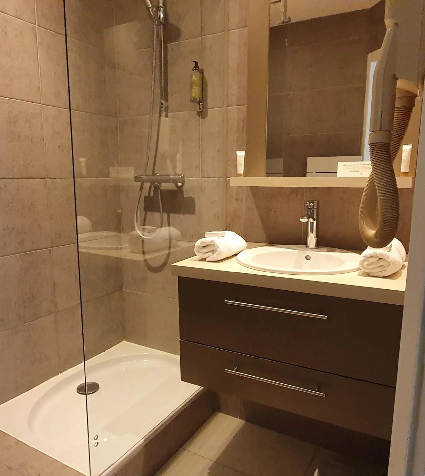 Essential Room in Le Trophée Boutique Hôtel Spa- La Loggia Appart'hôtel