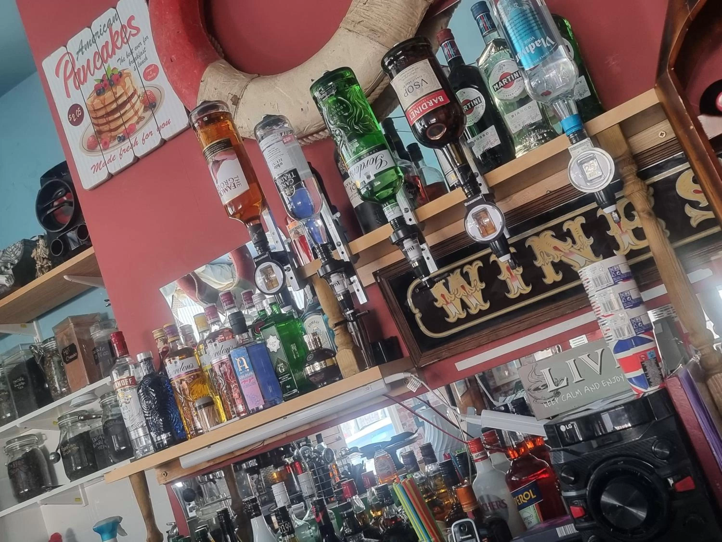 Lounge or bar in Tracey's Driftwood