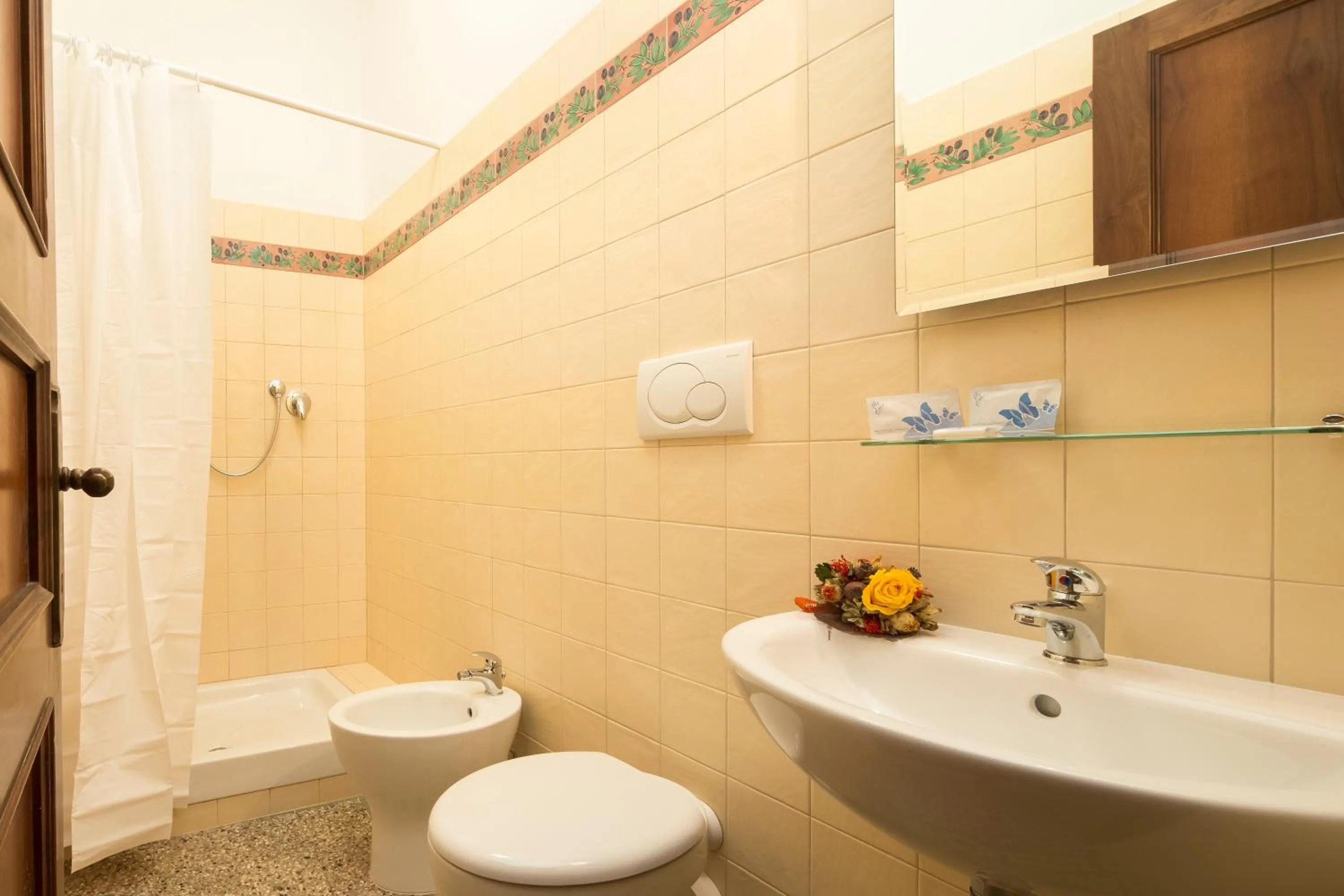 Bathroom in Albergo Tre Donzelle