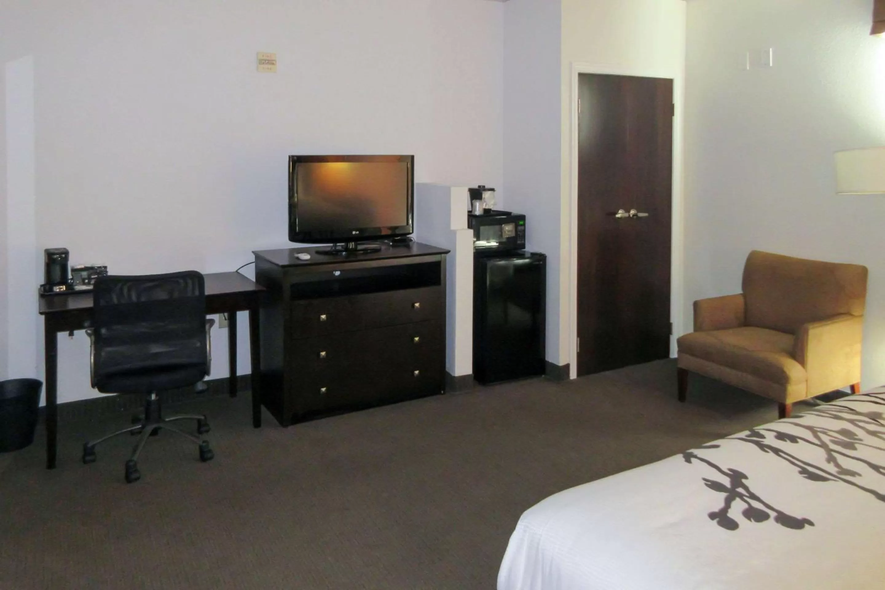 Photo of the whole room in Sleep Inn & Suites Ft Lauderdale International Airport