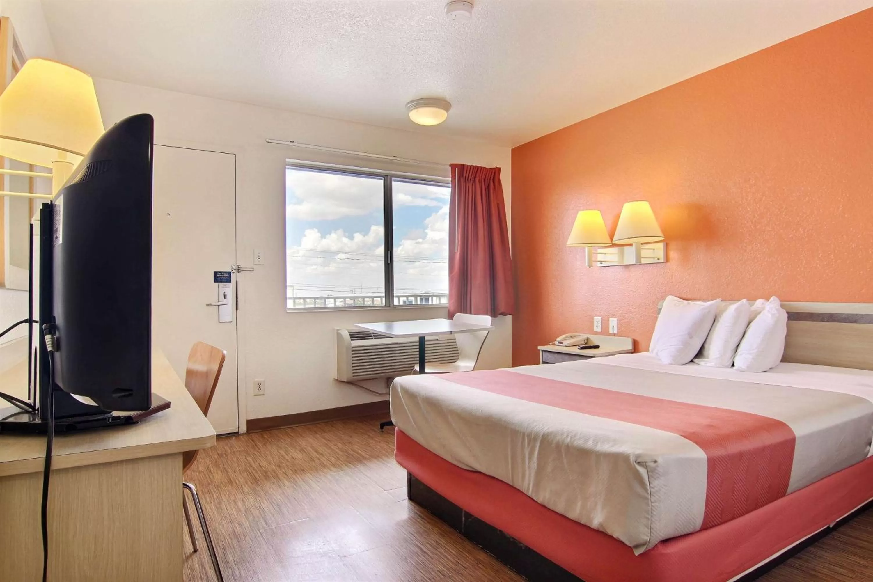 Bedroom, Bed in Motel 6-Fort Stockton, TX