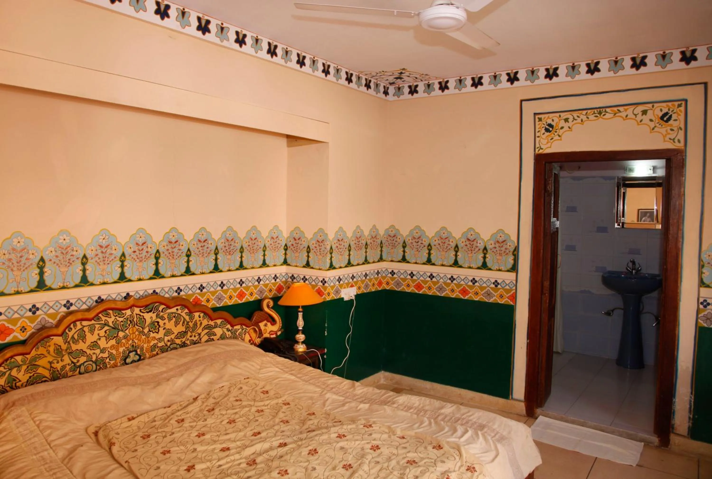 Photo of the whole room, Bed in Krishna Prakash Heritage Haveli