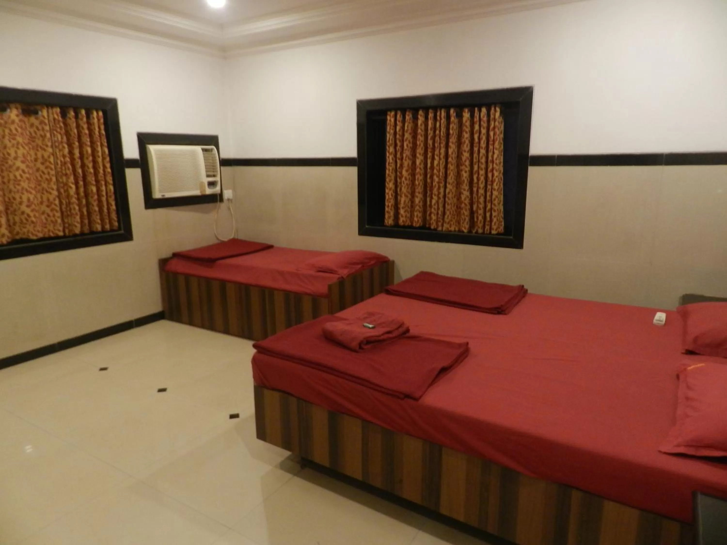 Bed in Sayeban Hotel