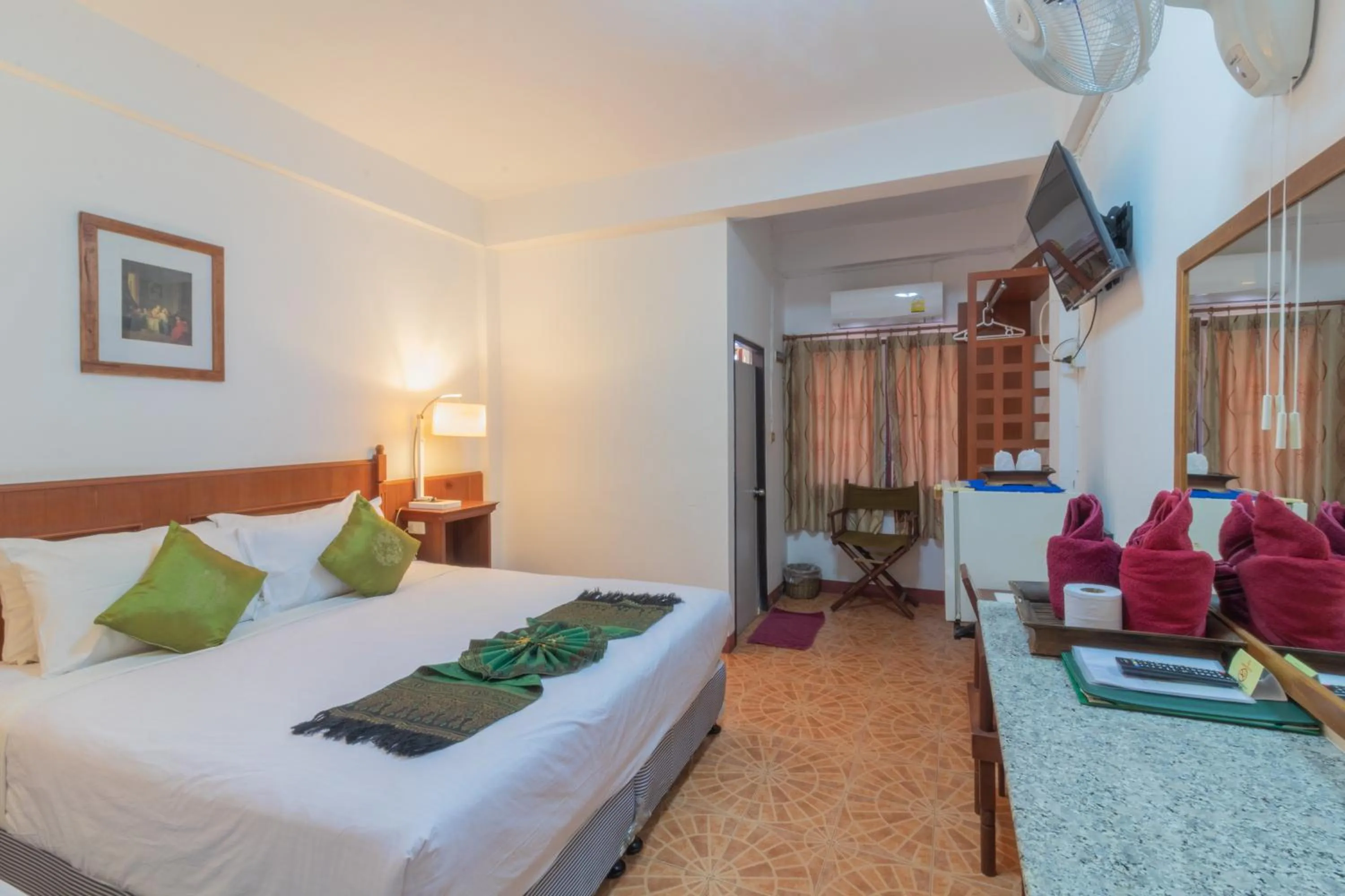 Bedroom, Bed in Rendezvous Oldtown Chiangmai