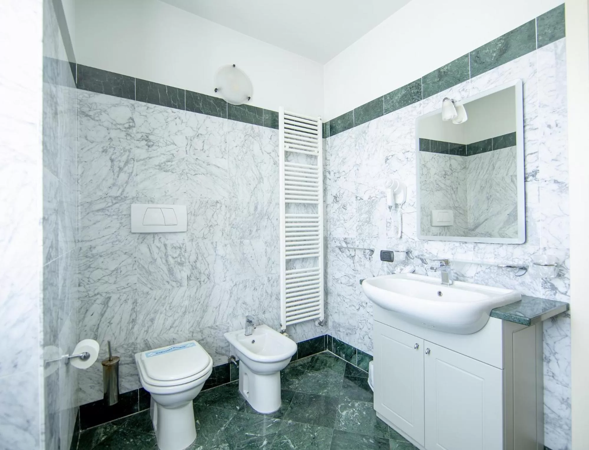 Bathroom in Hotel Il Gelso