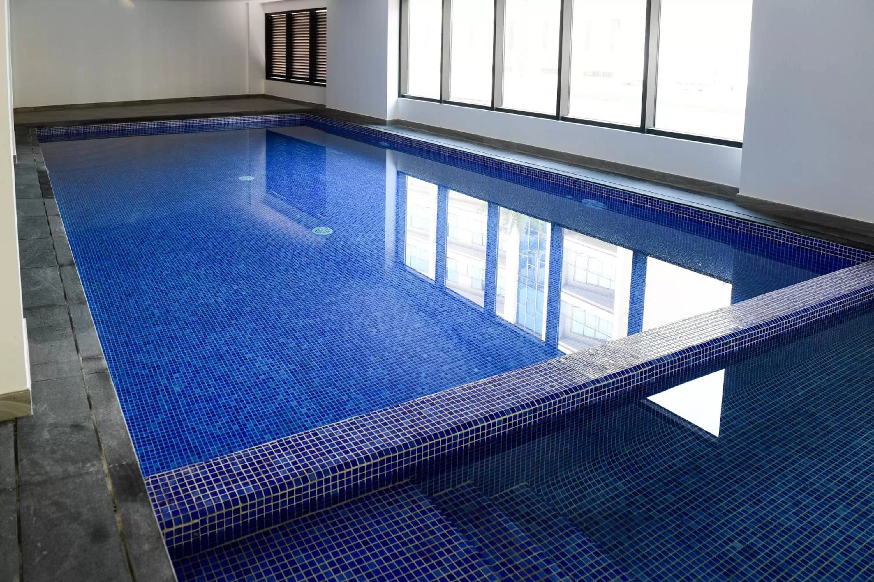 Swimming Pool in Noor Amwaj Hotel & Apartment