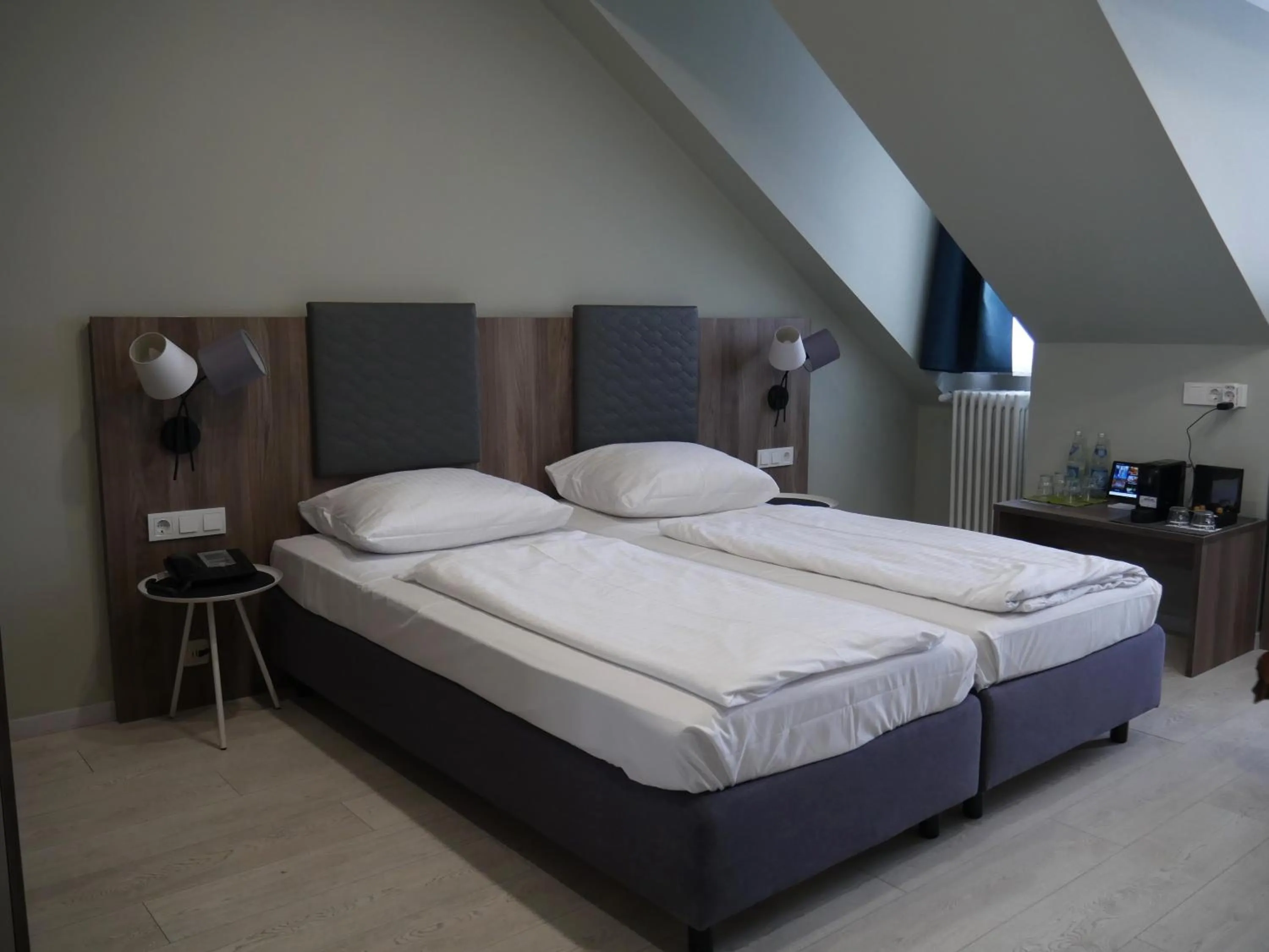 Photo of the whole room, Bed in Hotel Astor