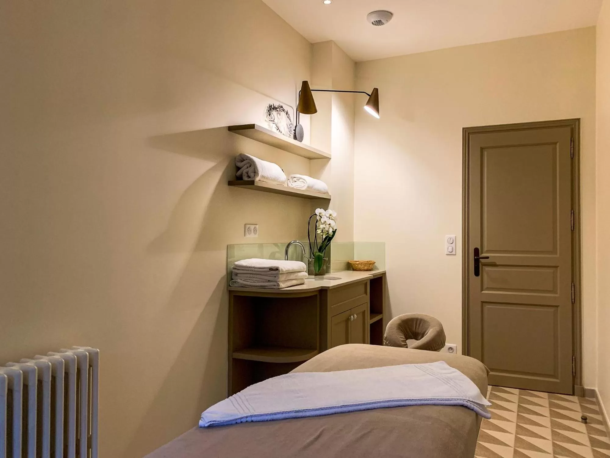 Massage, Bed in La Petite Folie