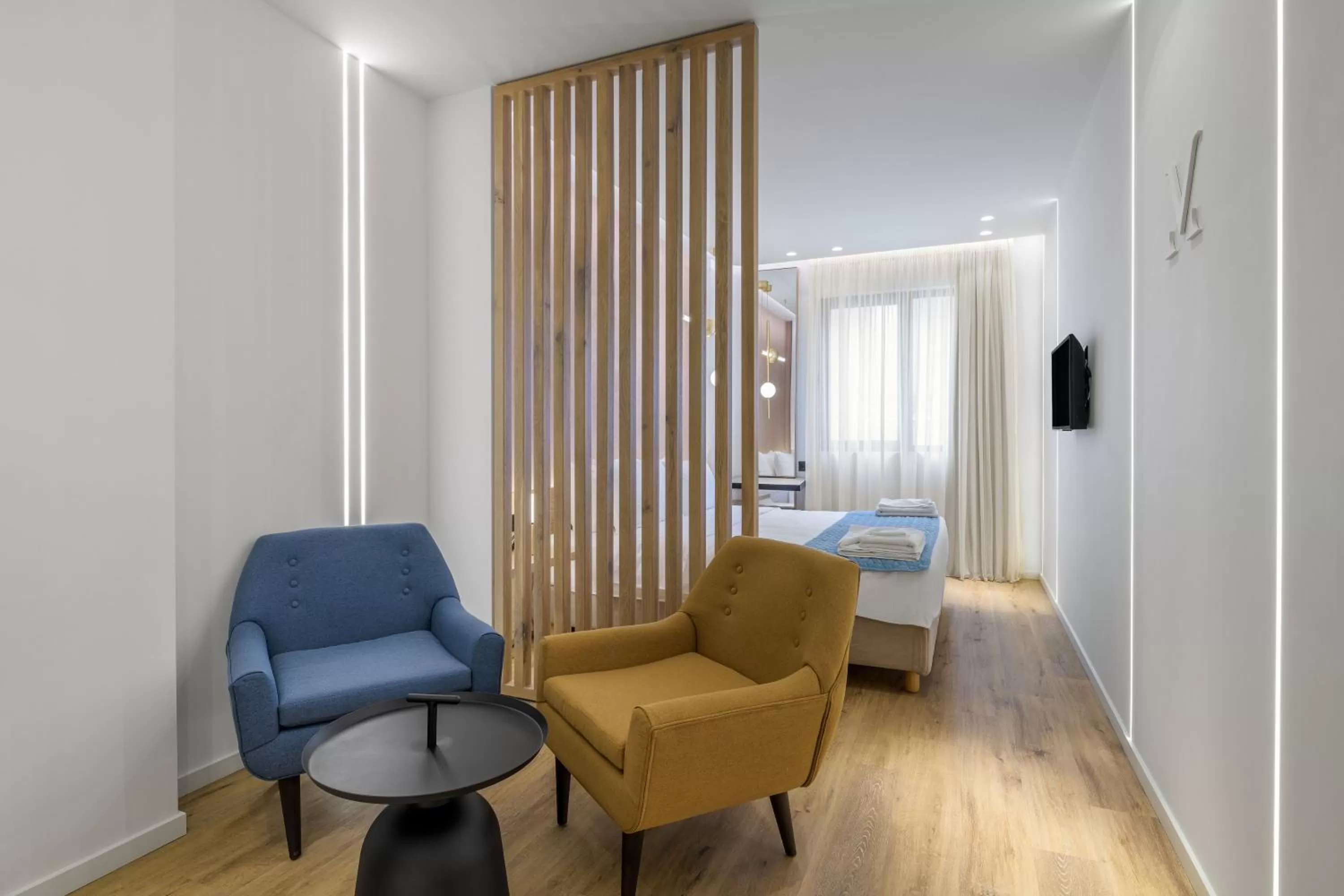 Acropolis Magenta Luxury Suites