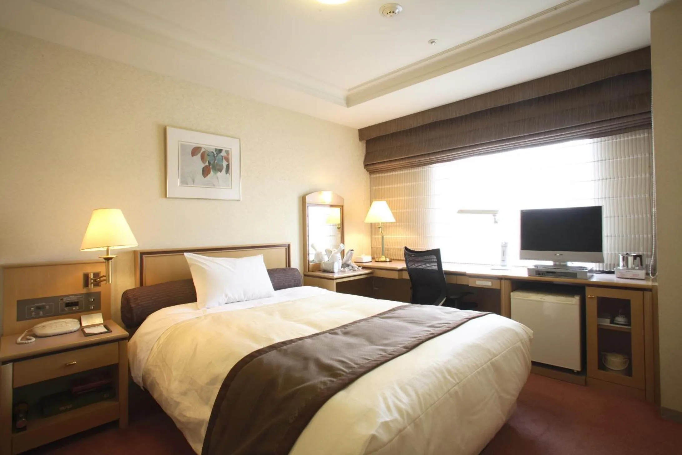 Bed in Keio Plaza Hotel Hachioji