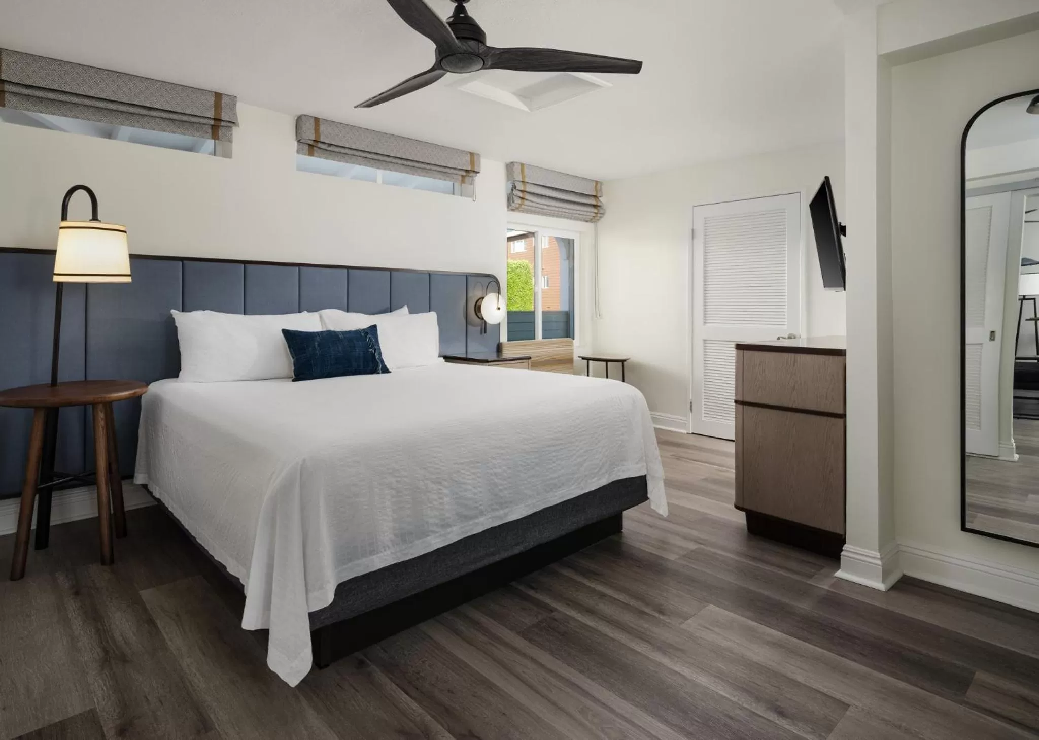 Photo of the whole room, Bed in Hotel Indigo San Diego Del Mar by IHG