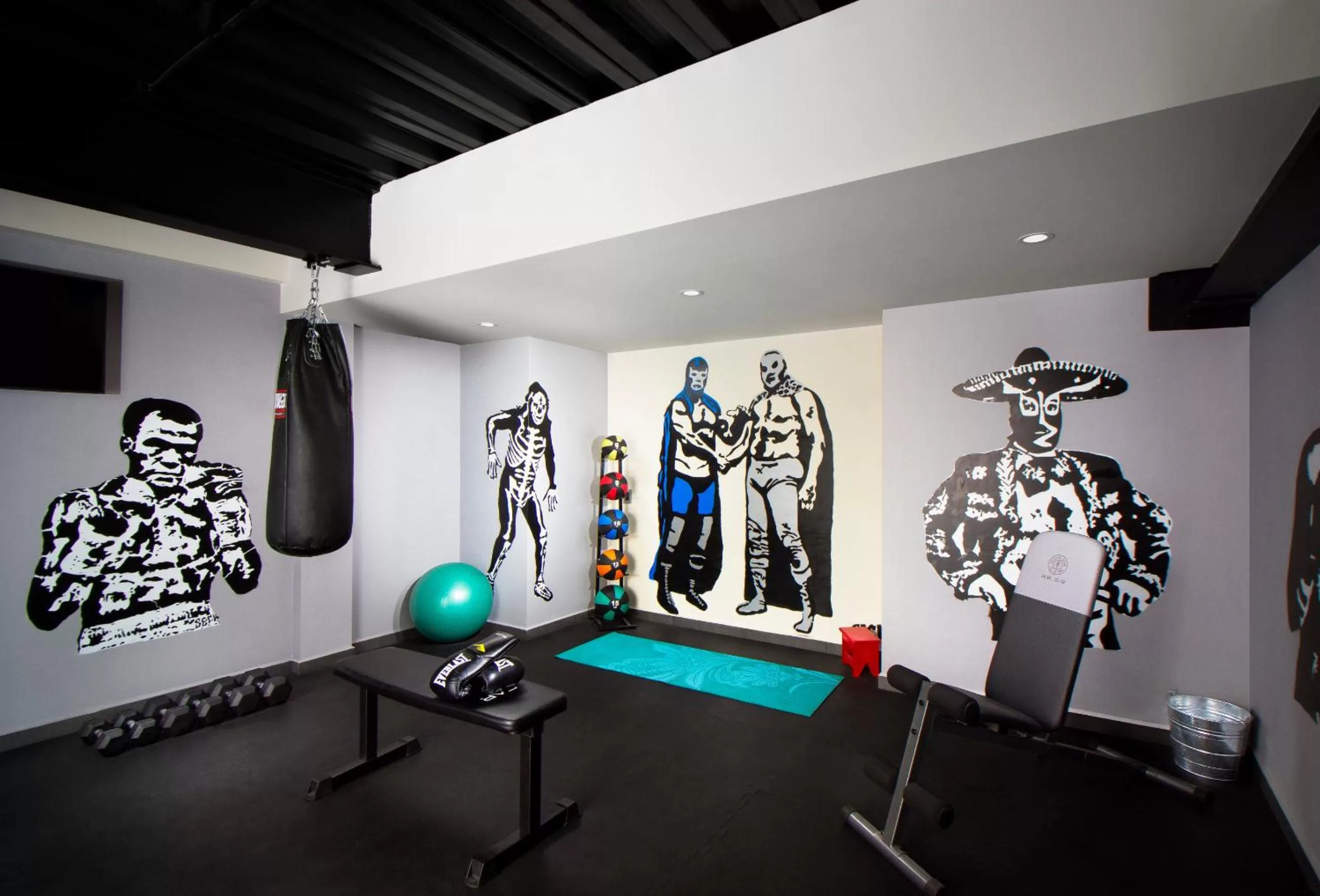 Fitness centre/facilities in Hotel MX lagunilla CDMX, Trademark Collection by Wyndham