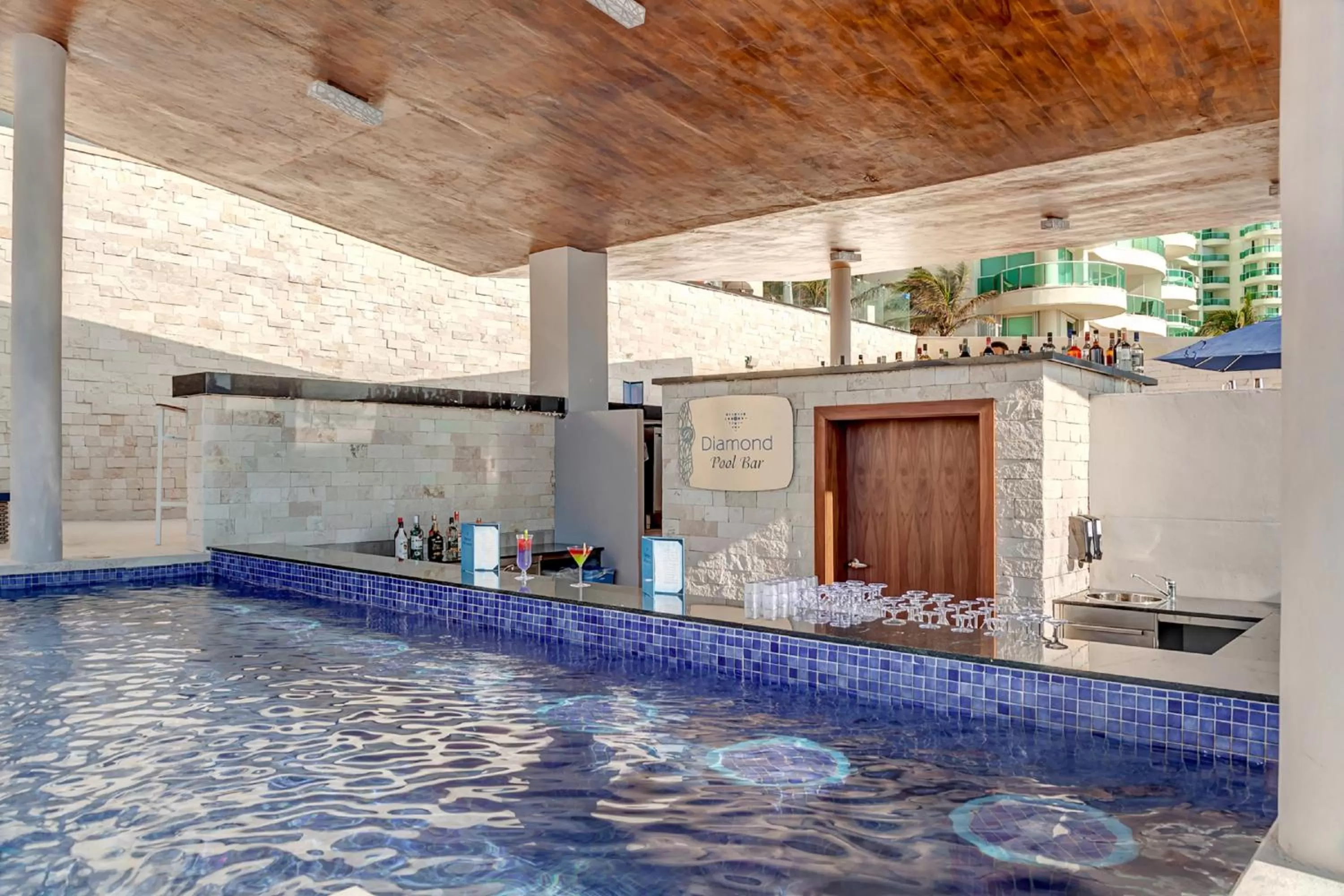 Swimming pool in Royalton CHIC Cancun, An Autograph Collection All-Inclusive Resort - Adults Only