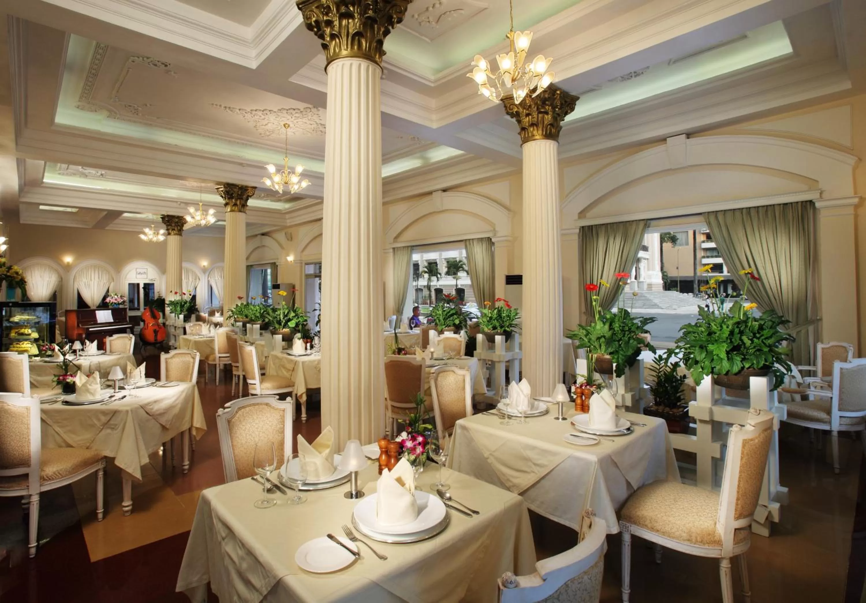 Restaurant/places to eat in Hotel Continental Saigon