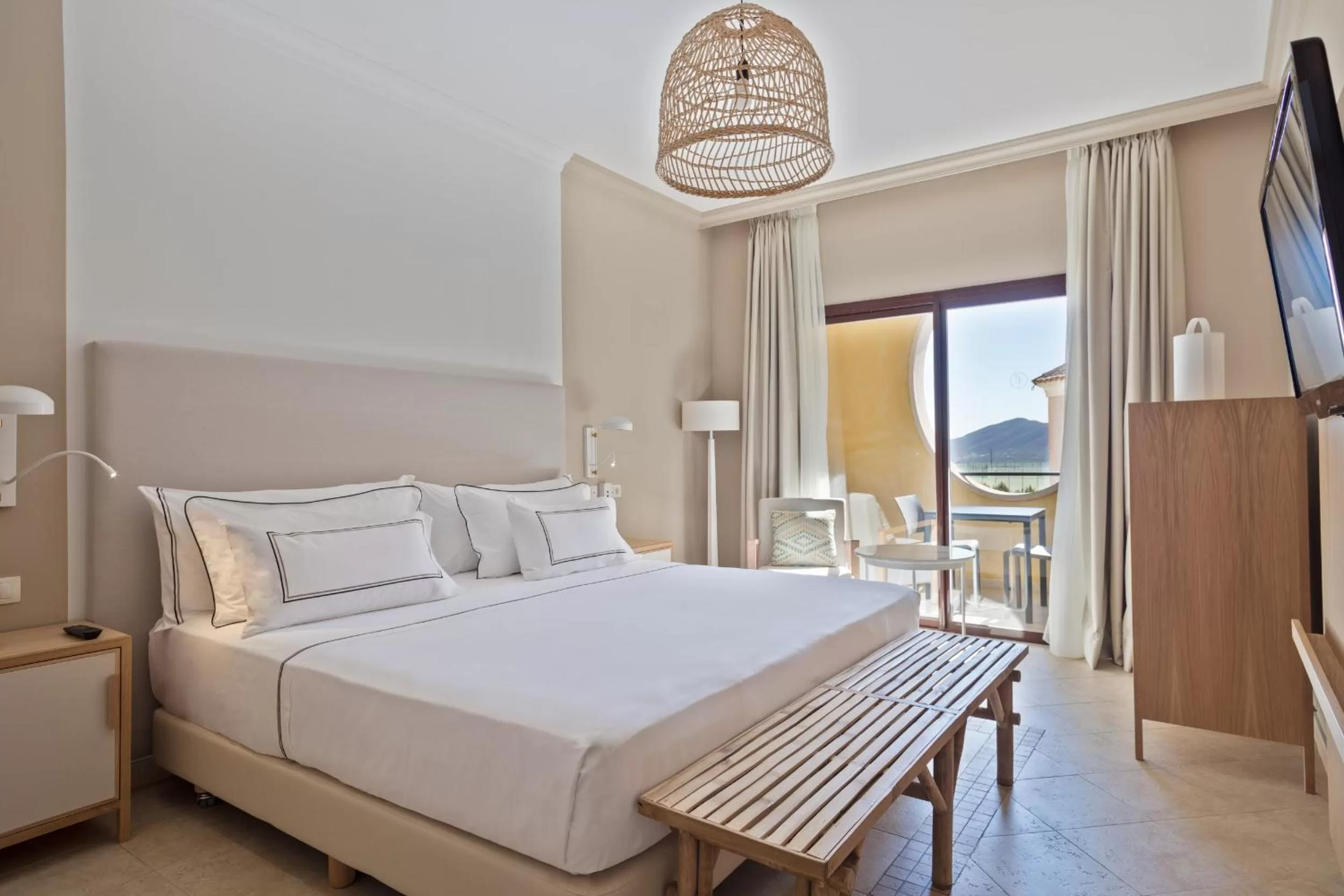 Bedroom, Bed in Melia Villaitana