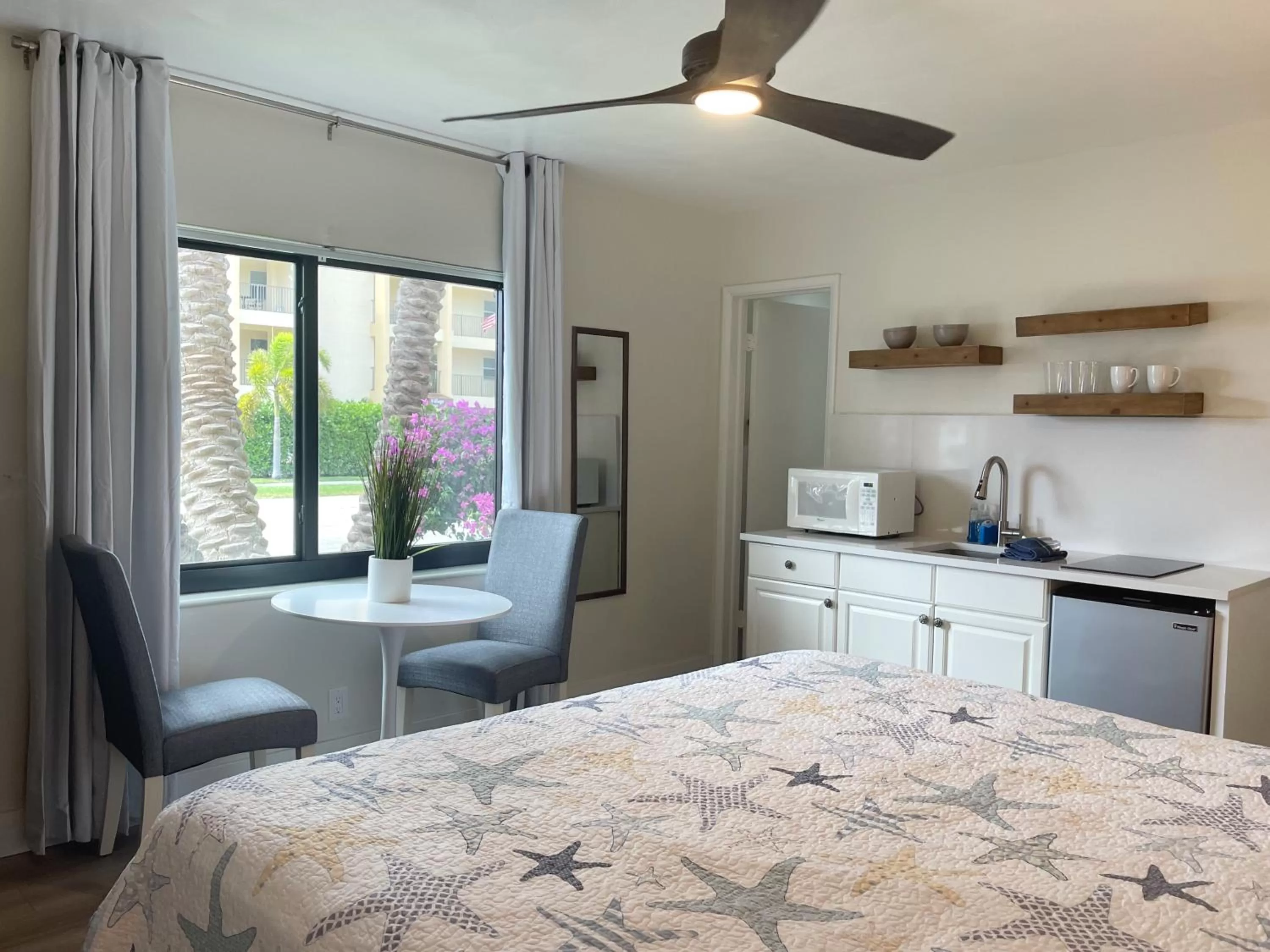 Bed in Tropic Isle Beach Resort