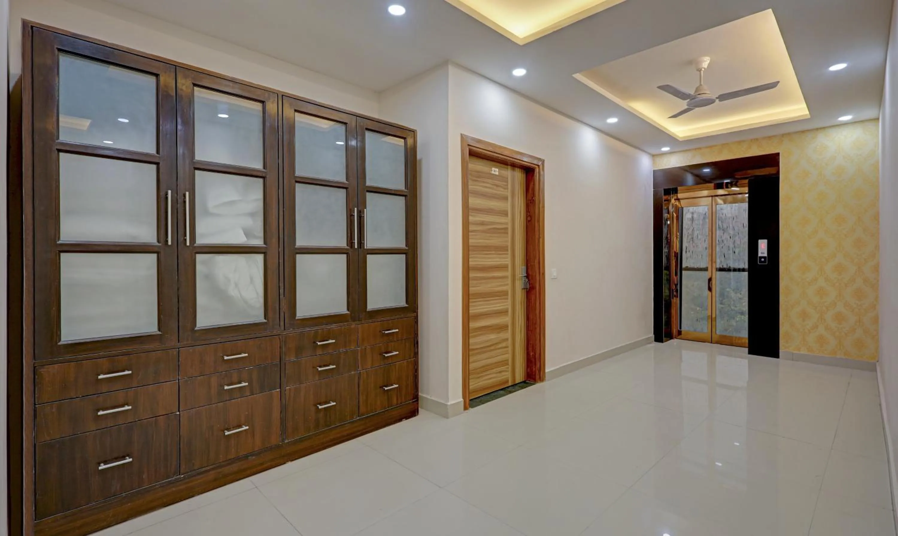 Lobby or reception in Treebo Primeone