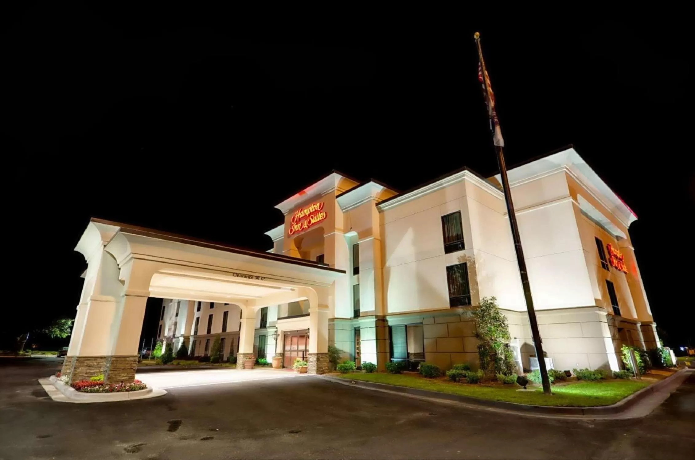 Property building in Hampton Inn & Suites Tifton