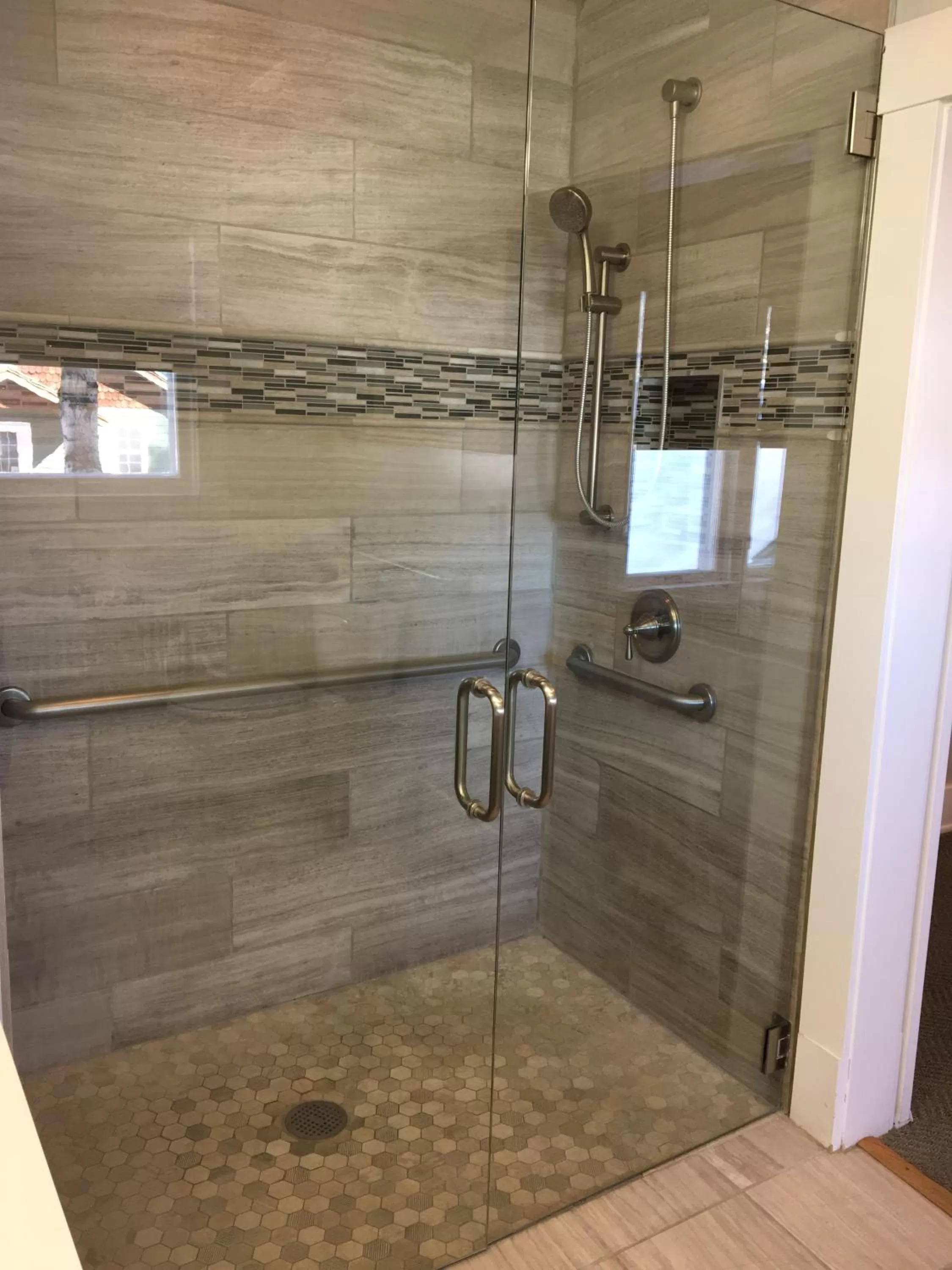 Bathroom in Huff House Inn and Cabins