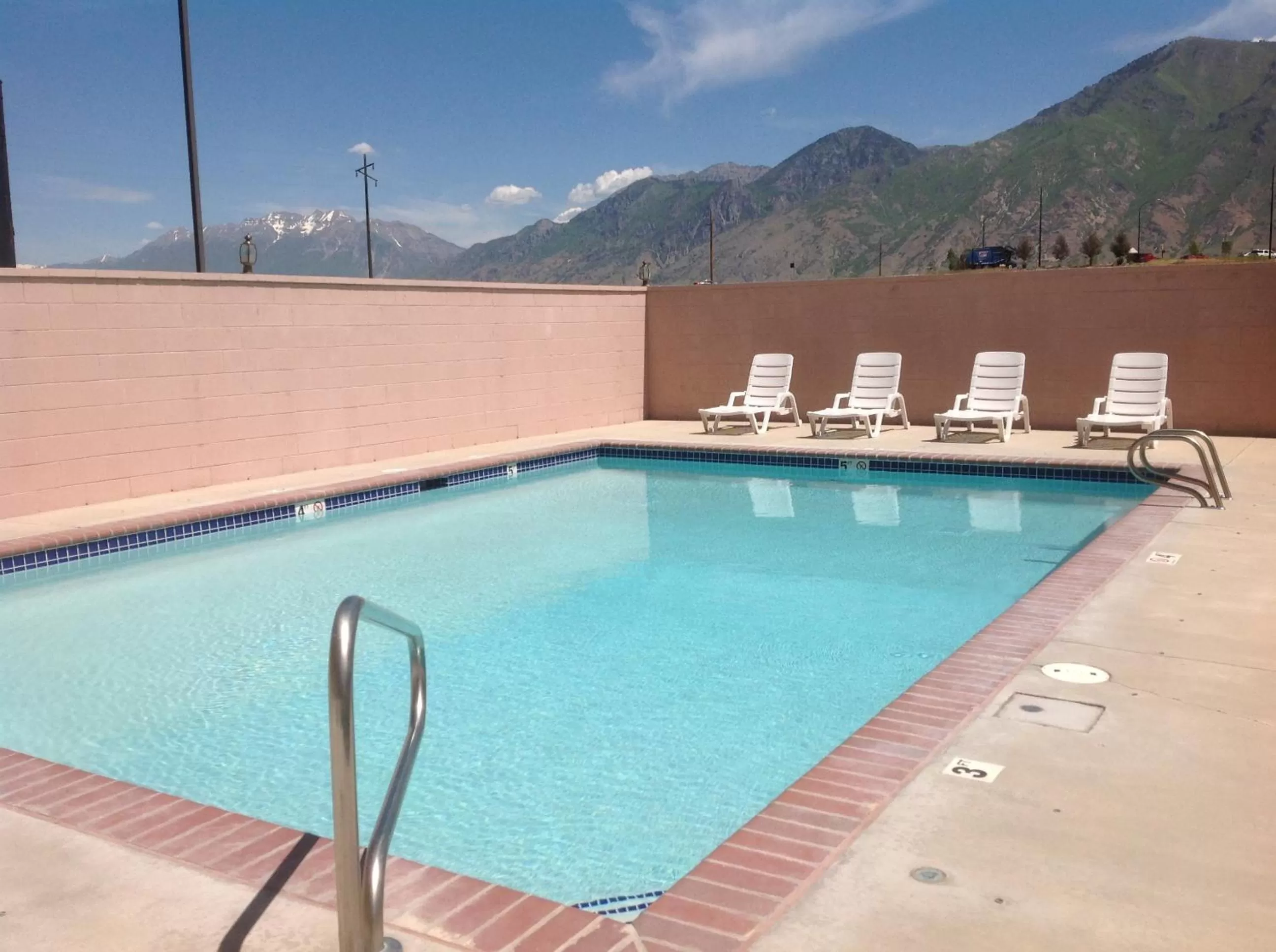 Day in Days Inn by Wyndham Springville