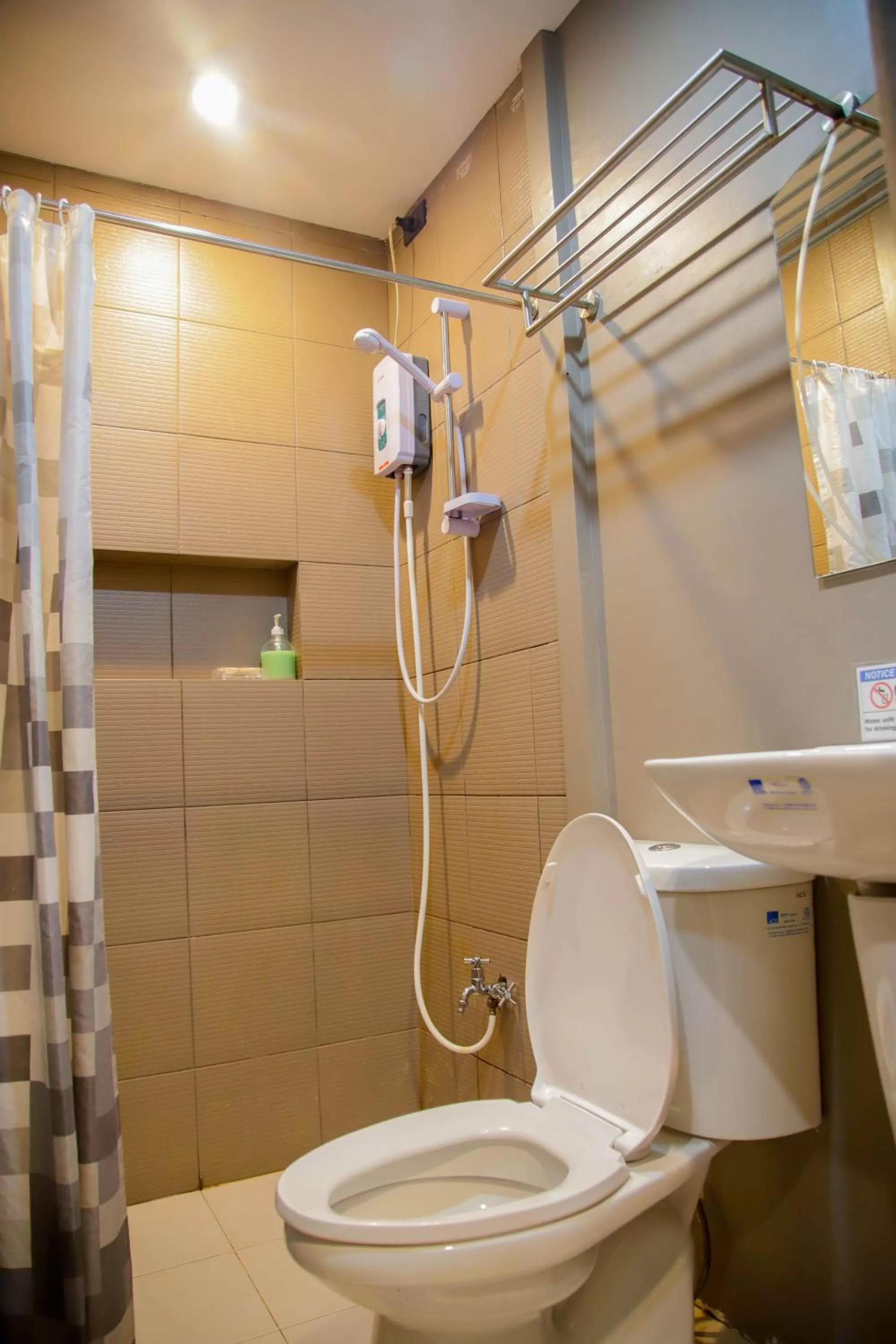 Toilet in The Ridge Coron