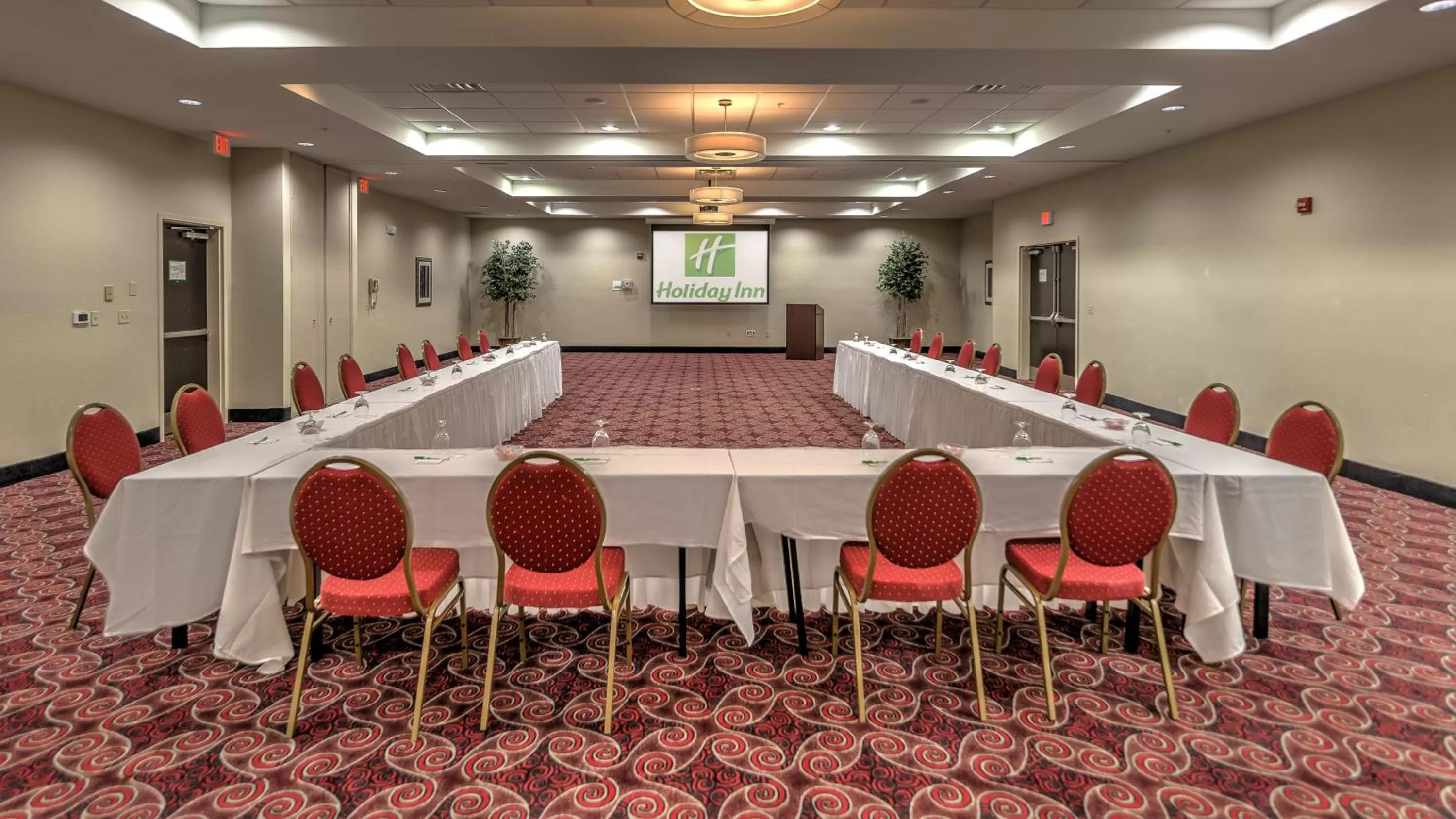 Meeting/conference room in Holiday Inn North Quail Springs by IHG