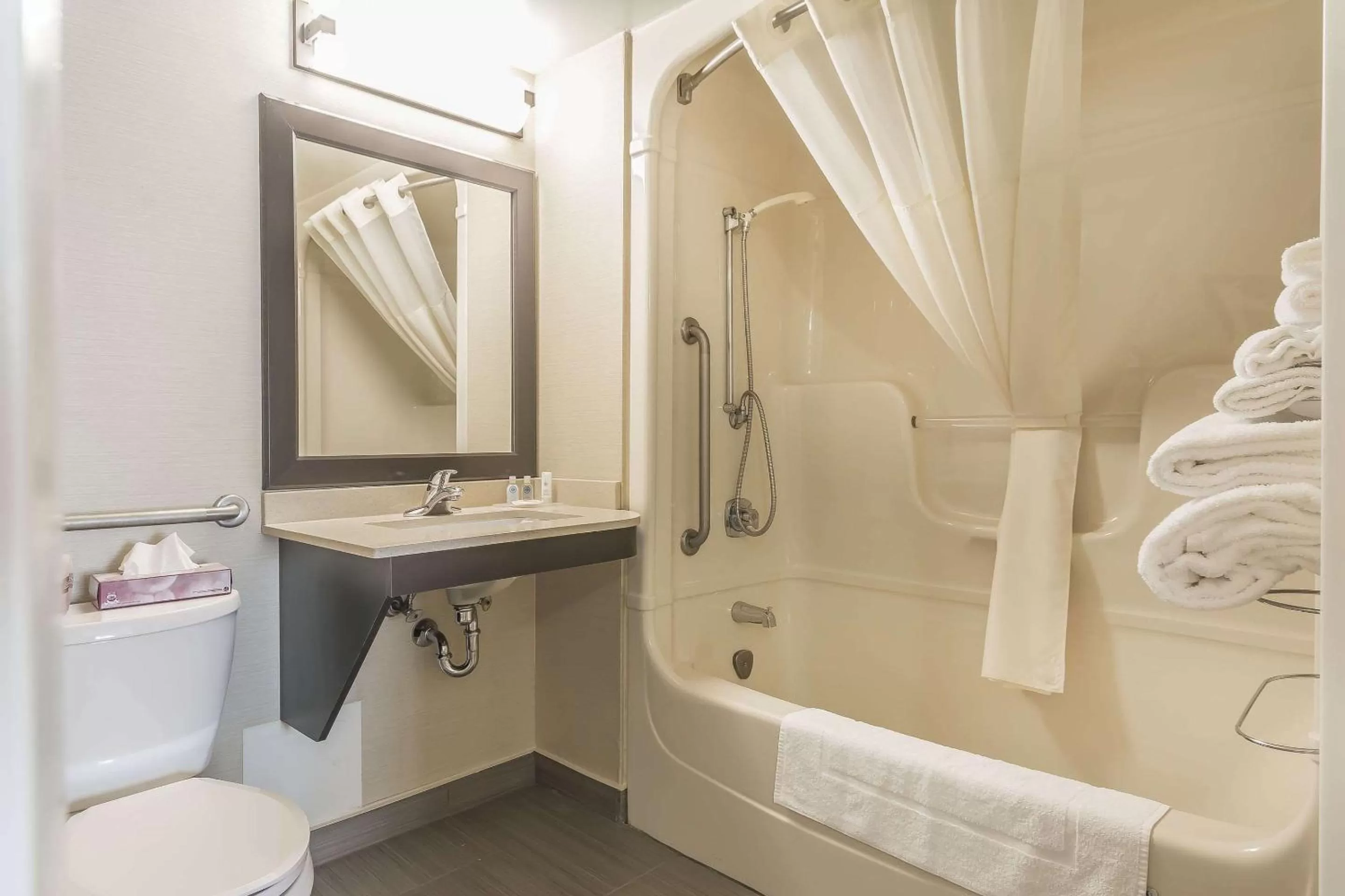 Bathroom in Comfort Inn Trenton