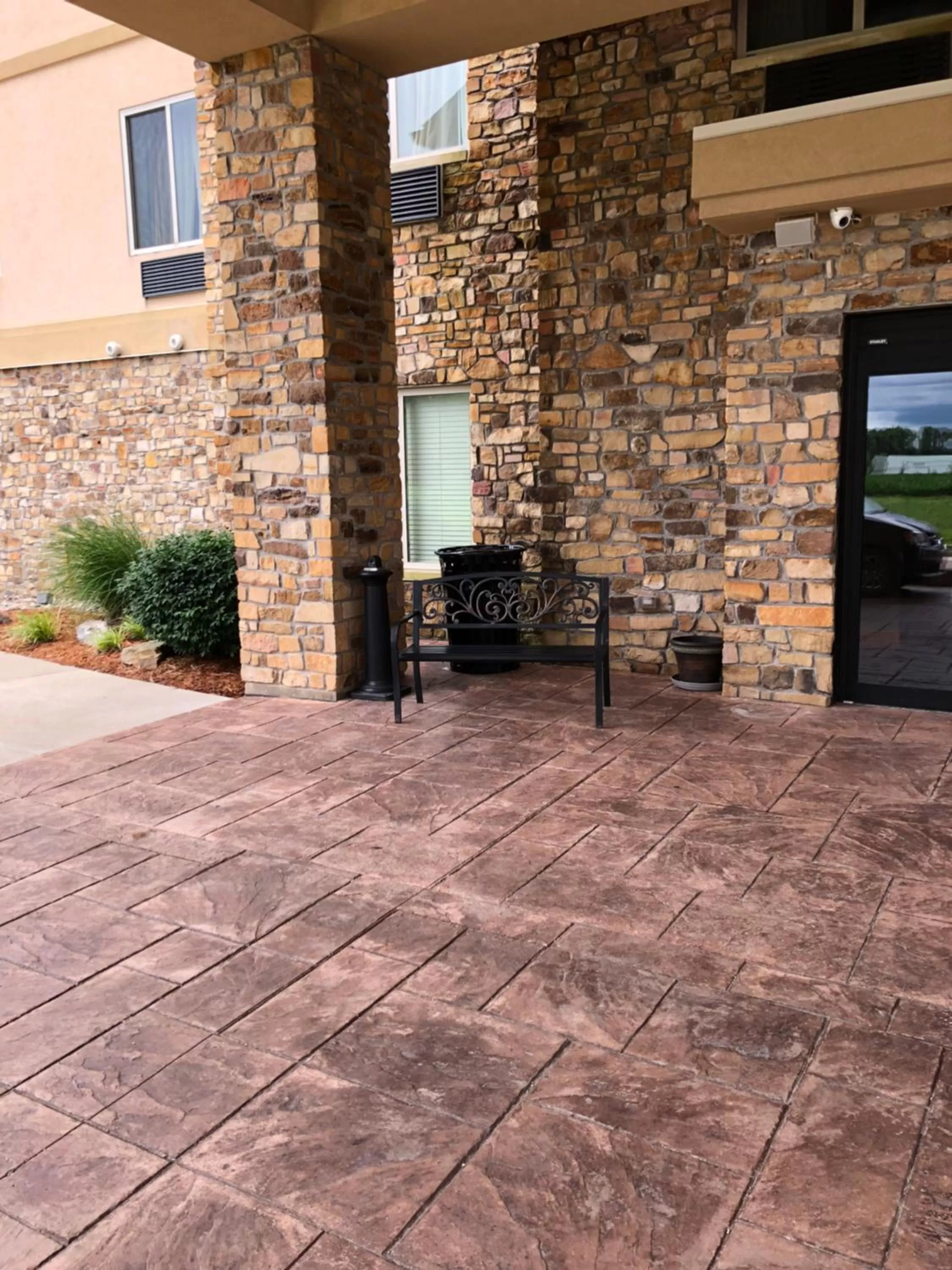 Facade/entrance in Countryview Inn & Suites