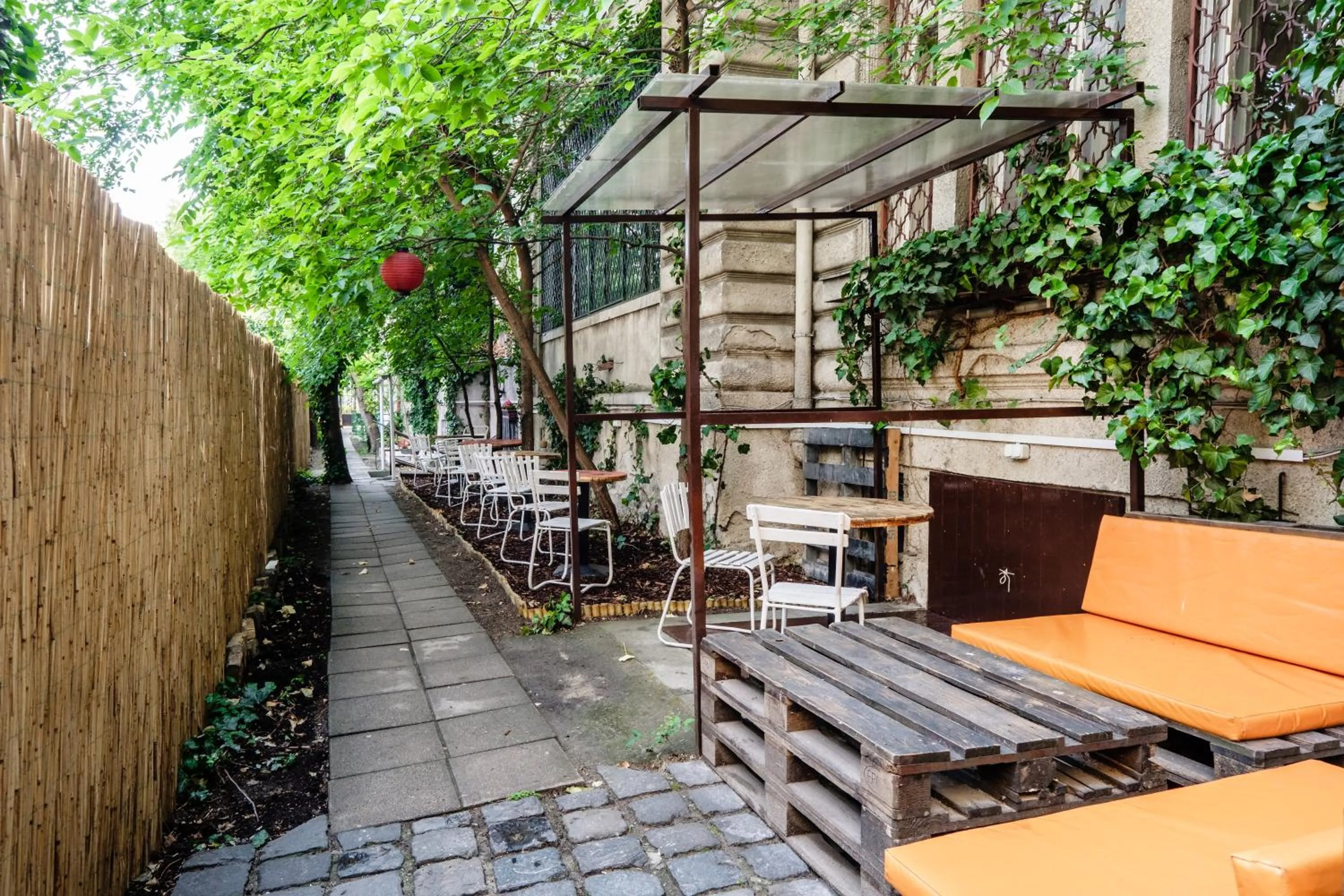 Garden in Baroque Hostel & Coworking