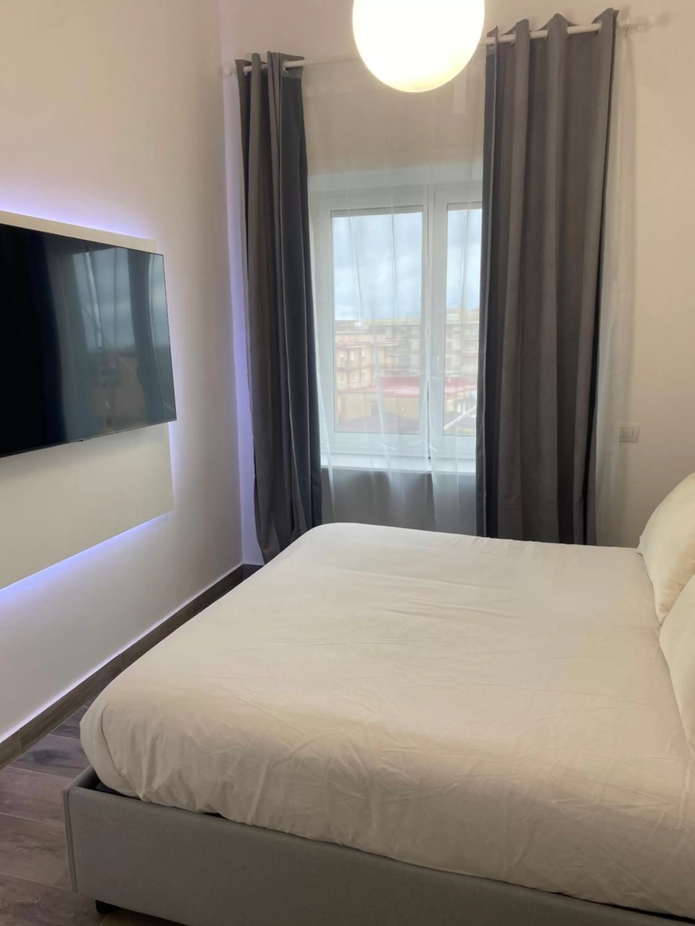 Photo of the whole room, Bed in da Mimì