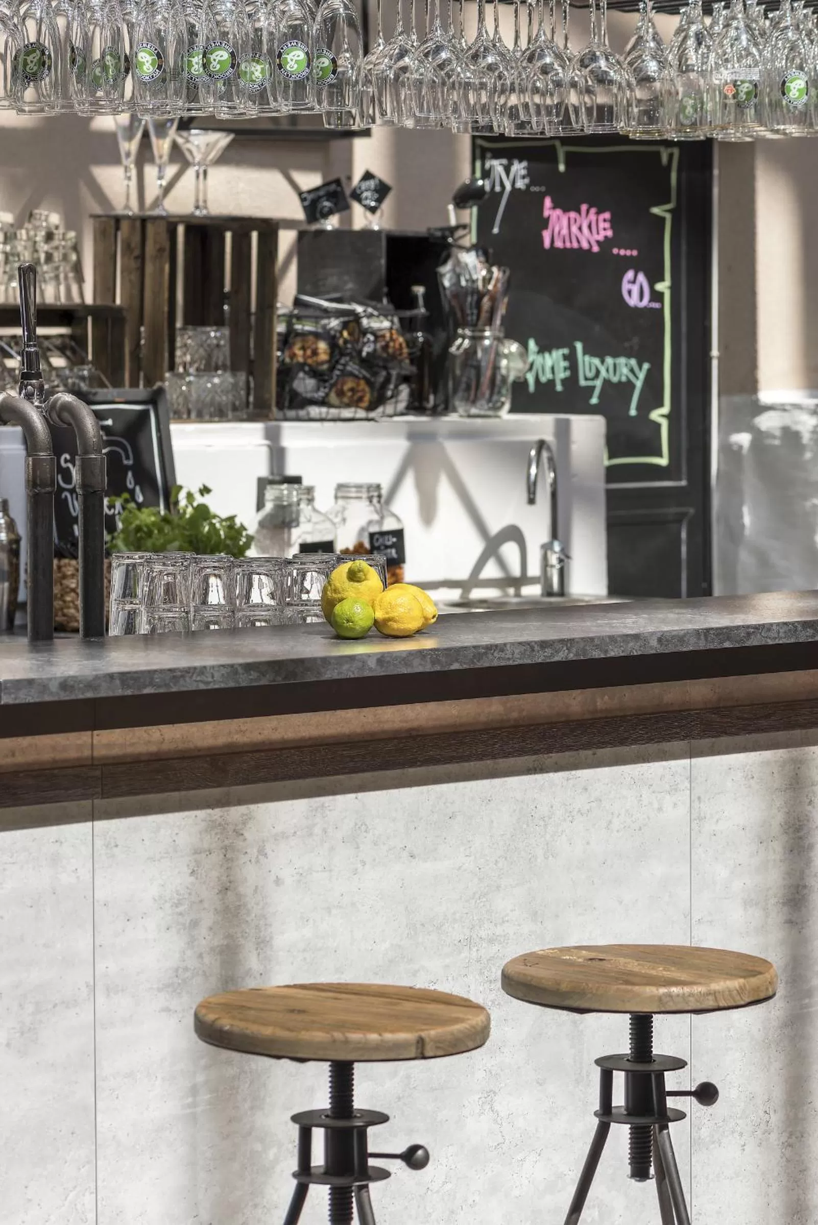 Lounge or bar in Home Hotel Victoria