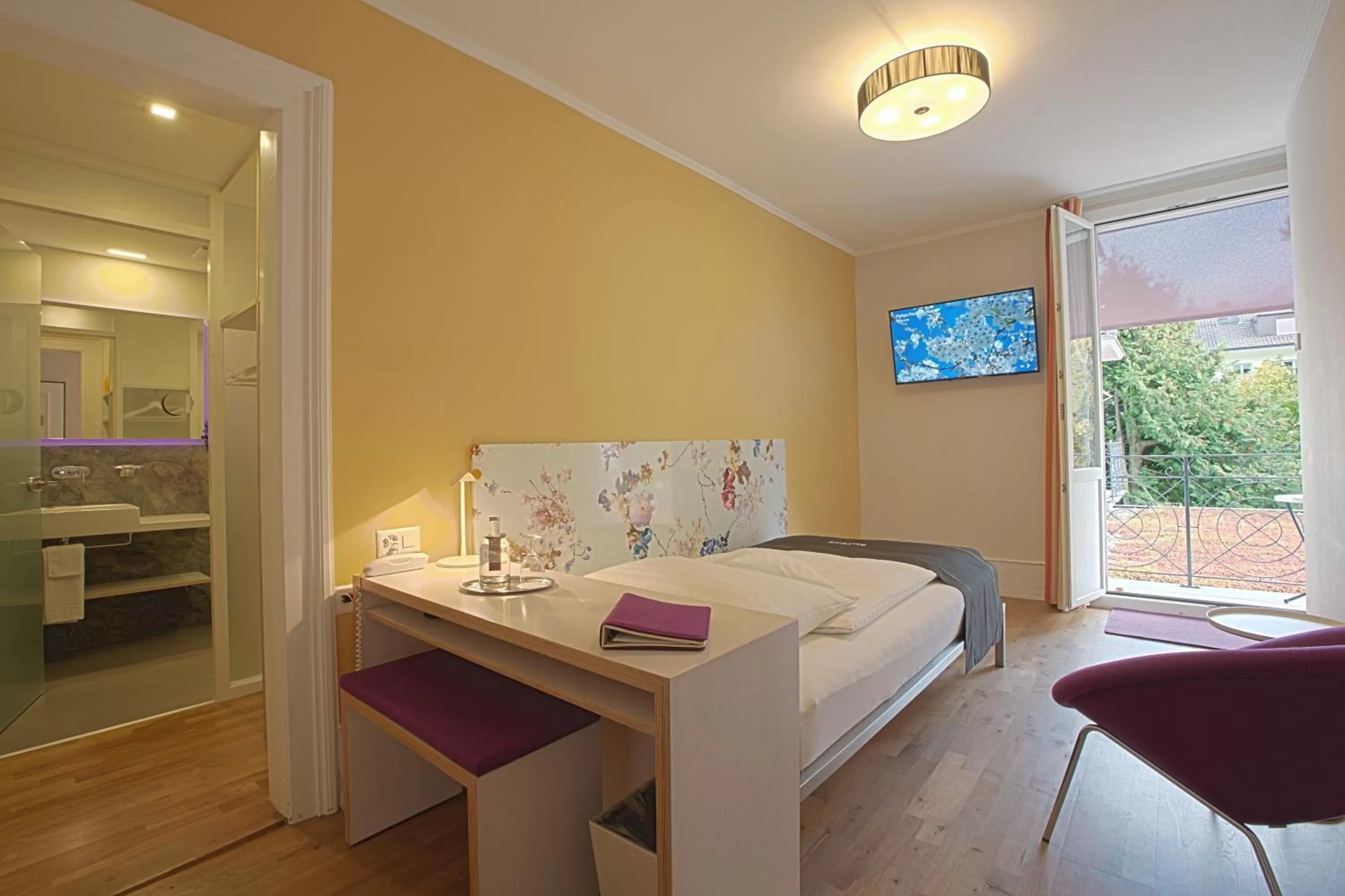 Bed in Boutique Hotel Bellevue