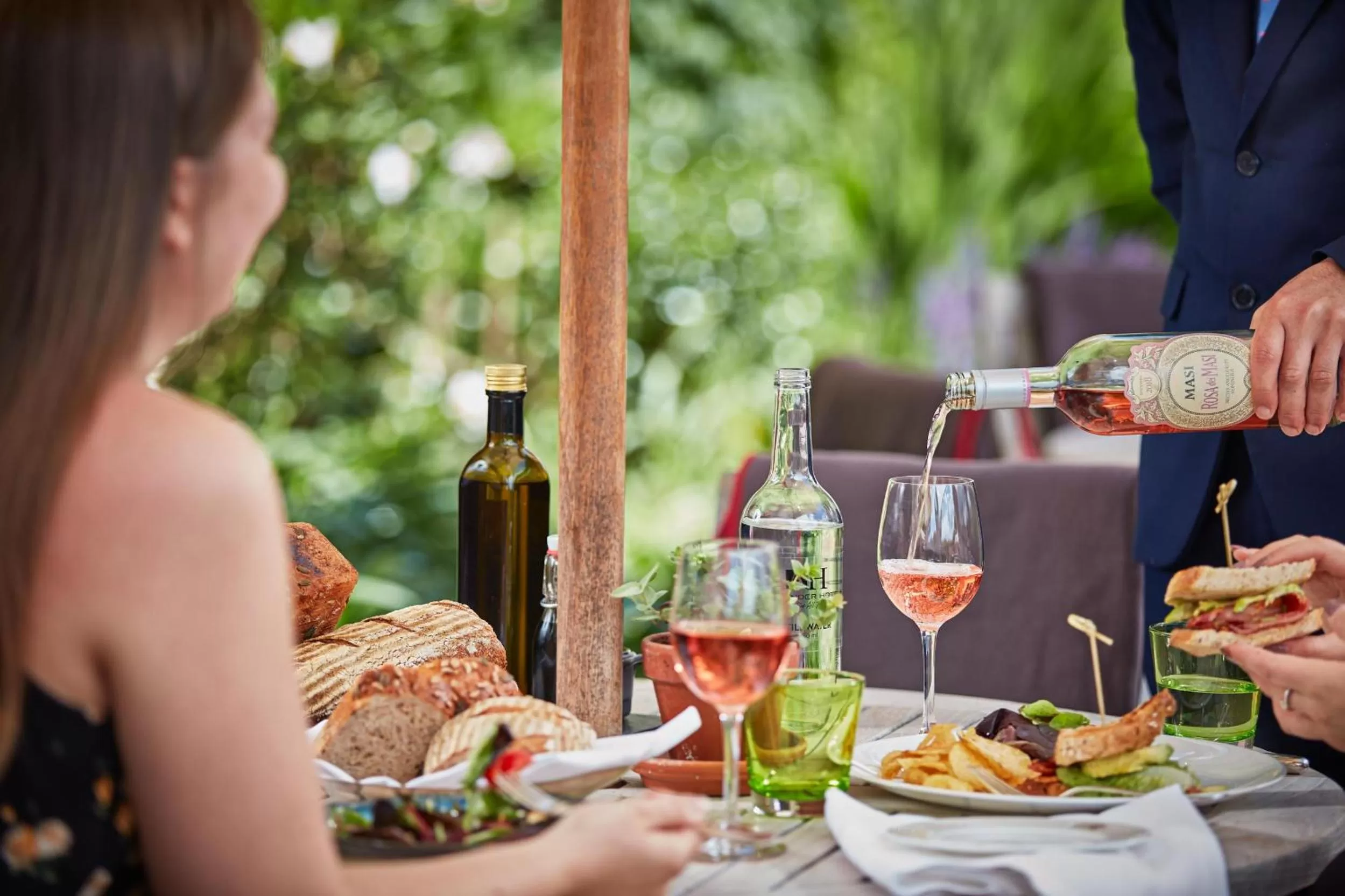 Food and drinks in Great Fosters - Near Windsor