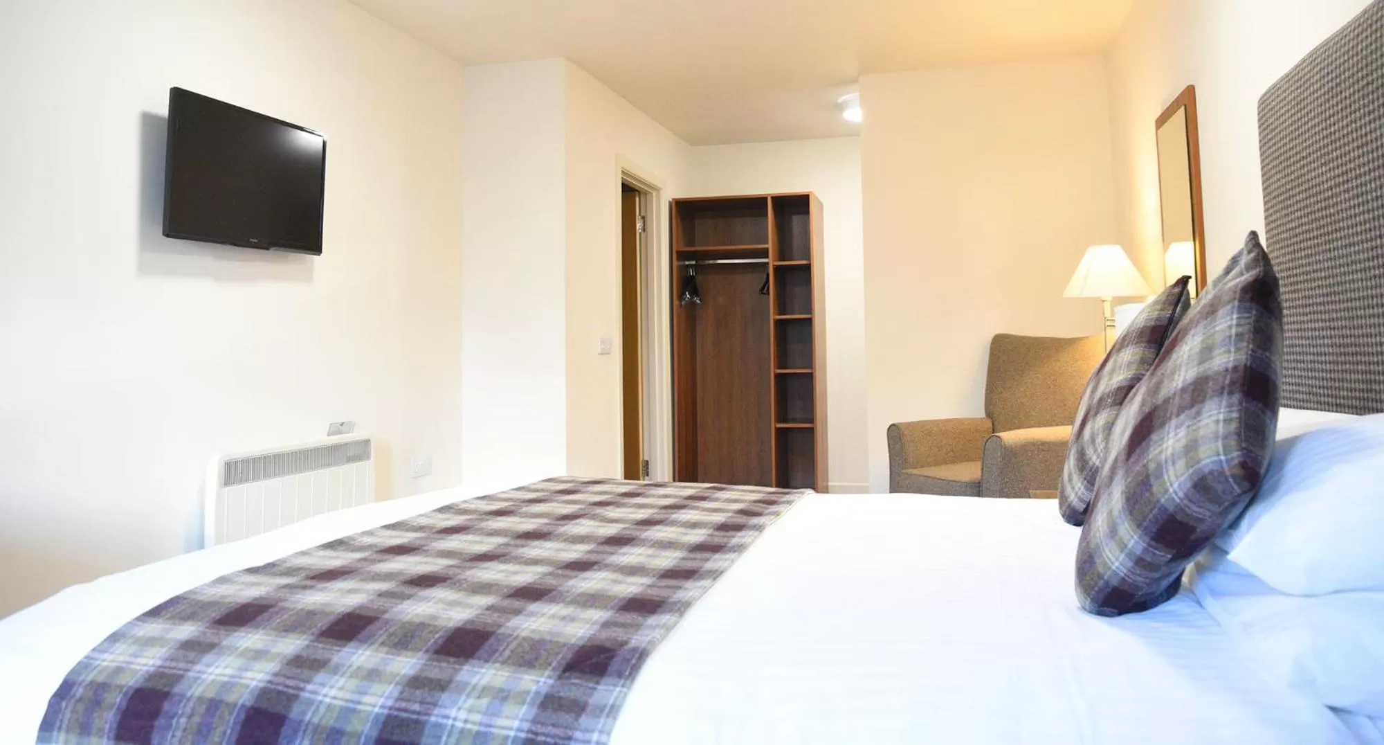 Bed in The Royal Hotel