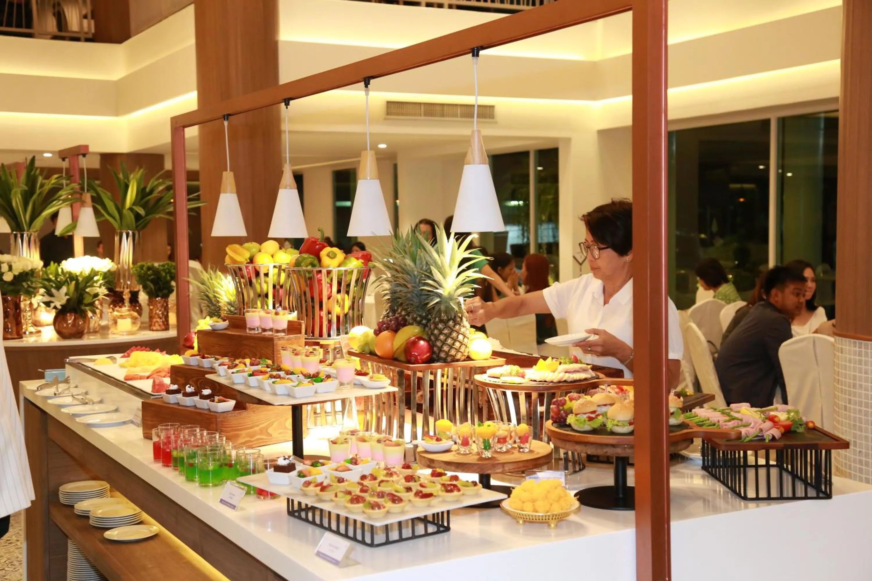 Food and drinks in Miracle Suvarnabhumi Airport