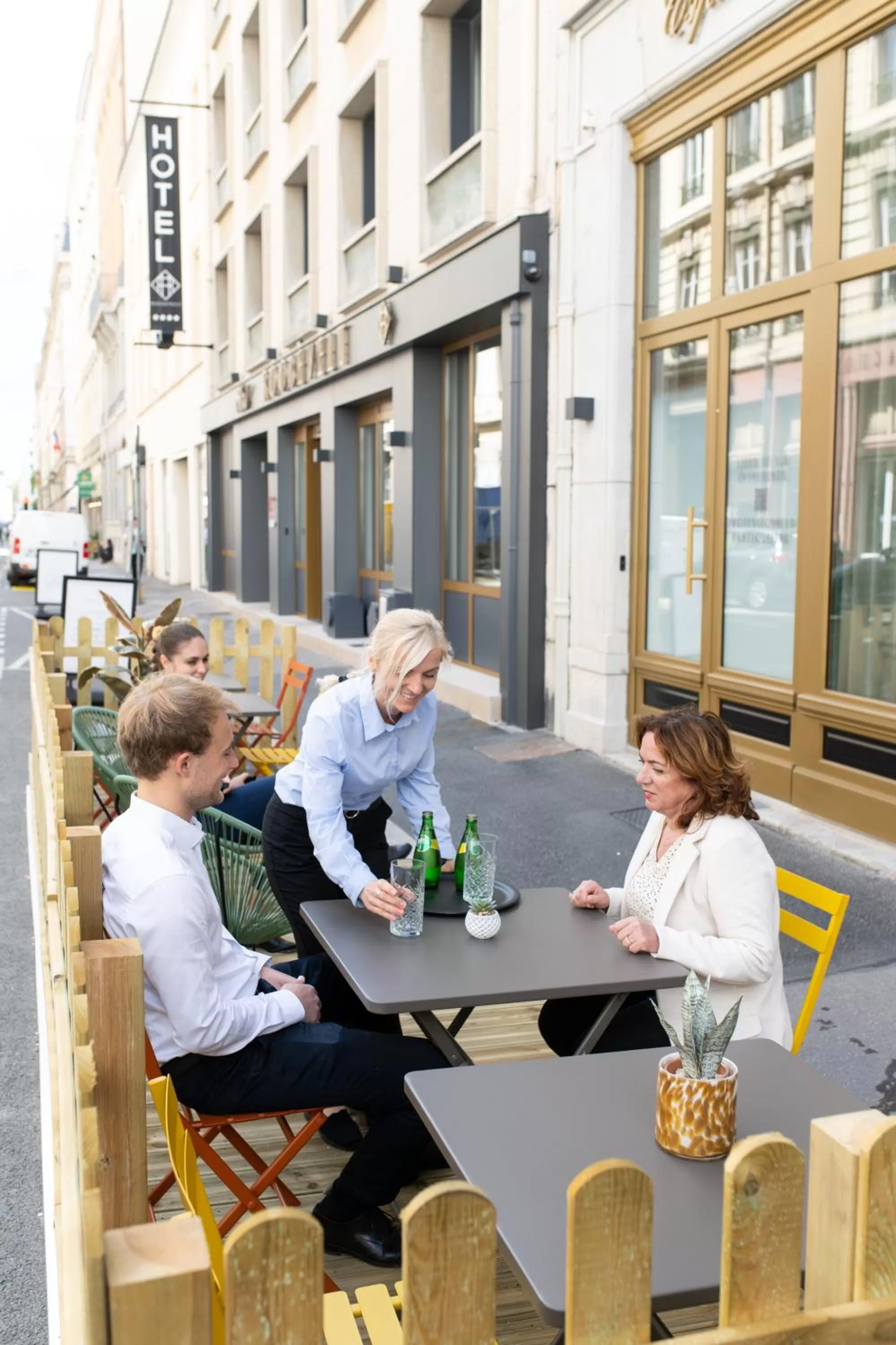 Patio in Hôtel Le Roosevelt Lyon