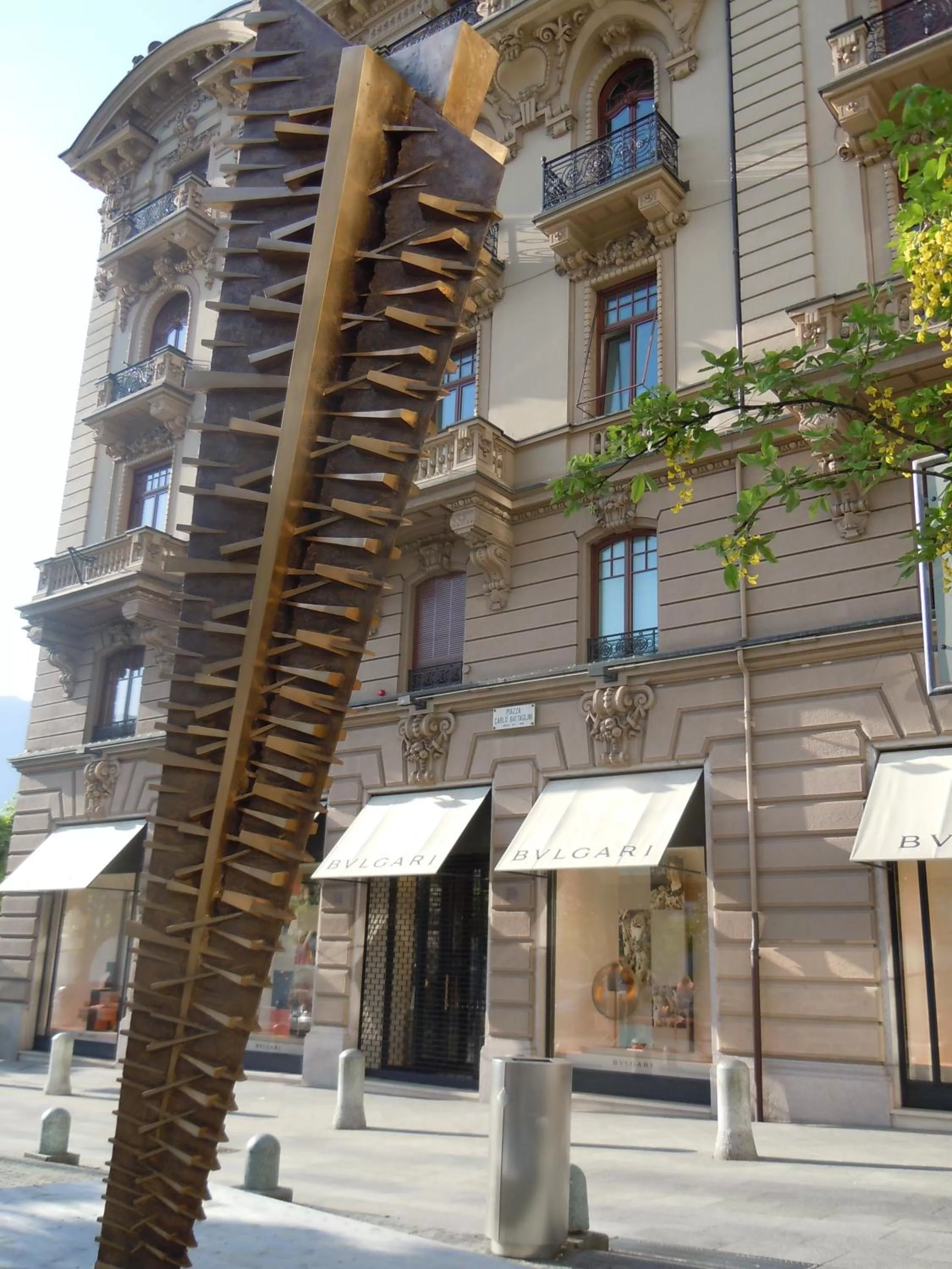 Facade/entrance in Swiss Lodge Nassa Garni
