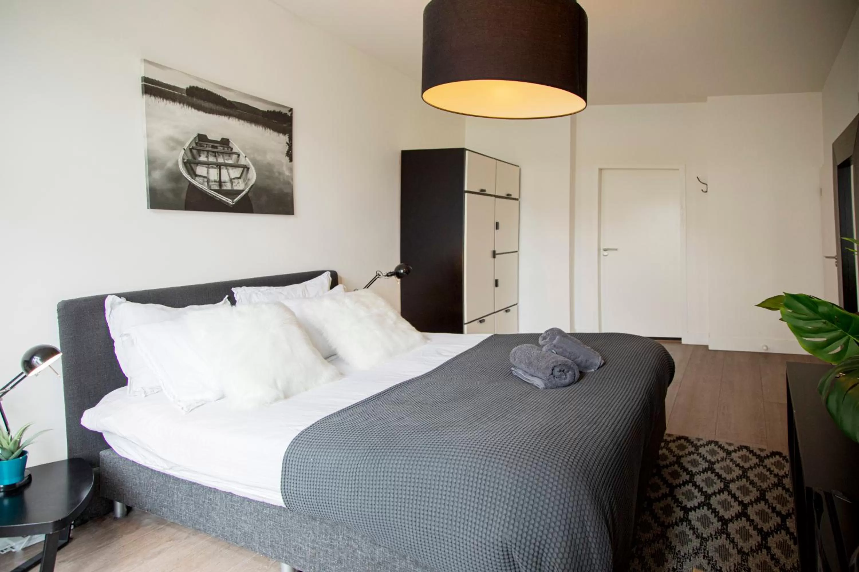 Bed in Modern Hideout Ace Location